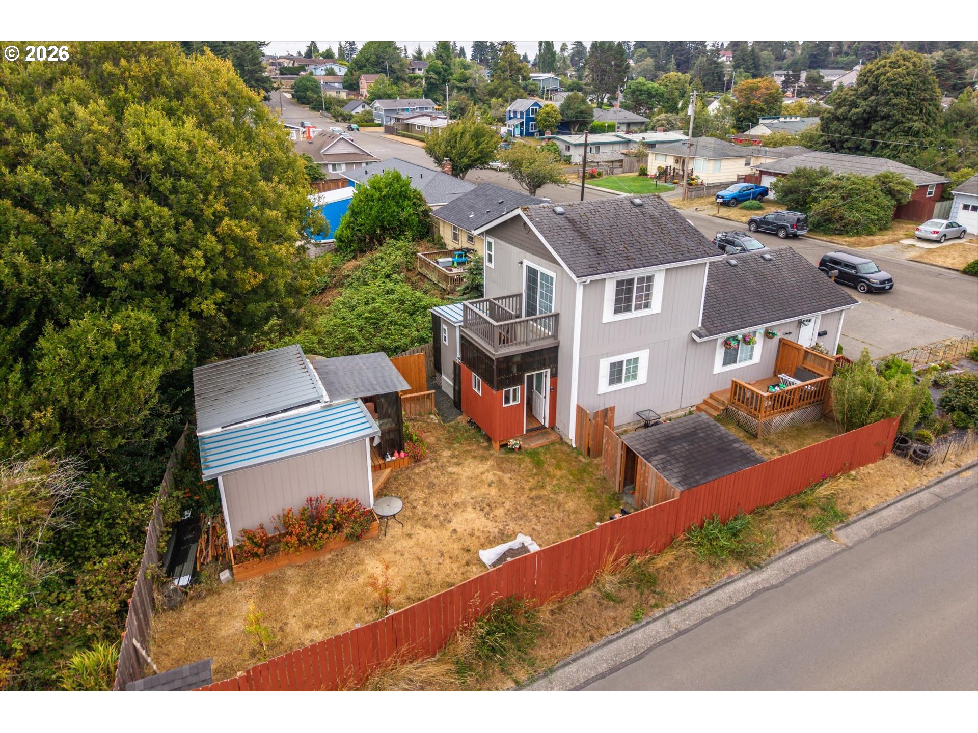 1080 State St Property Photo 2