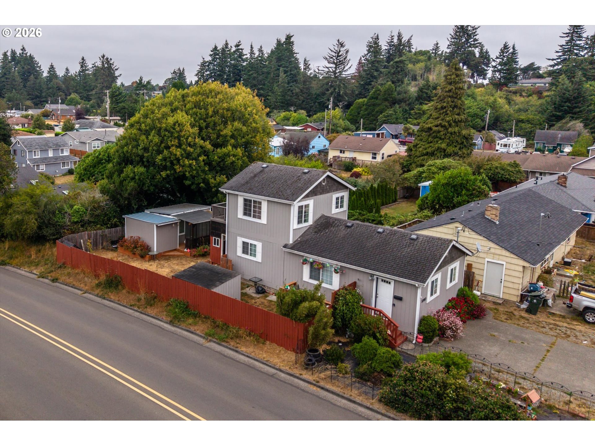 1080 State St Property Photo 3