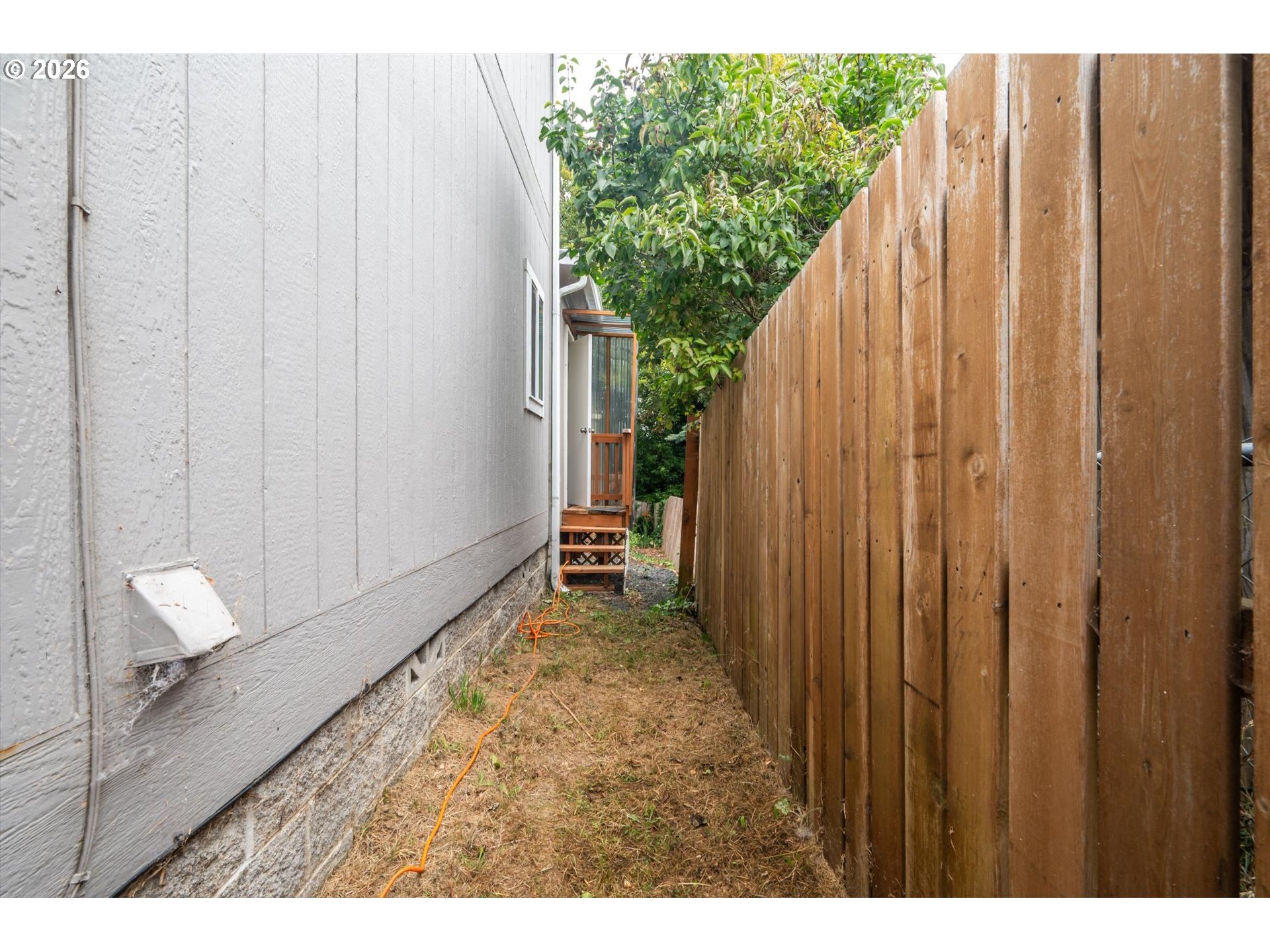 1080 State St Property Photo 10
