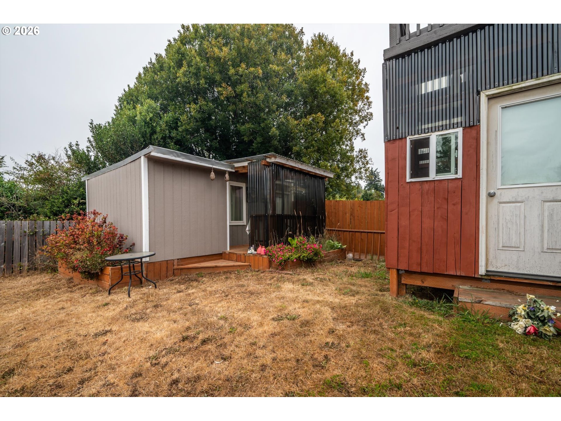 1080 State St Property Photo 17