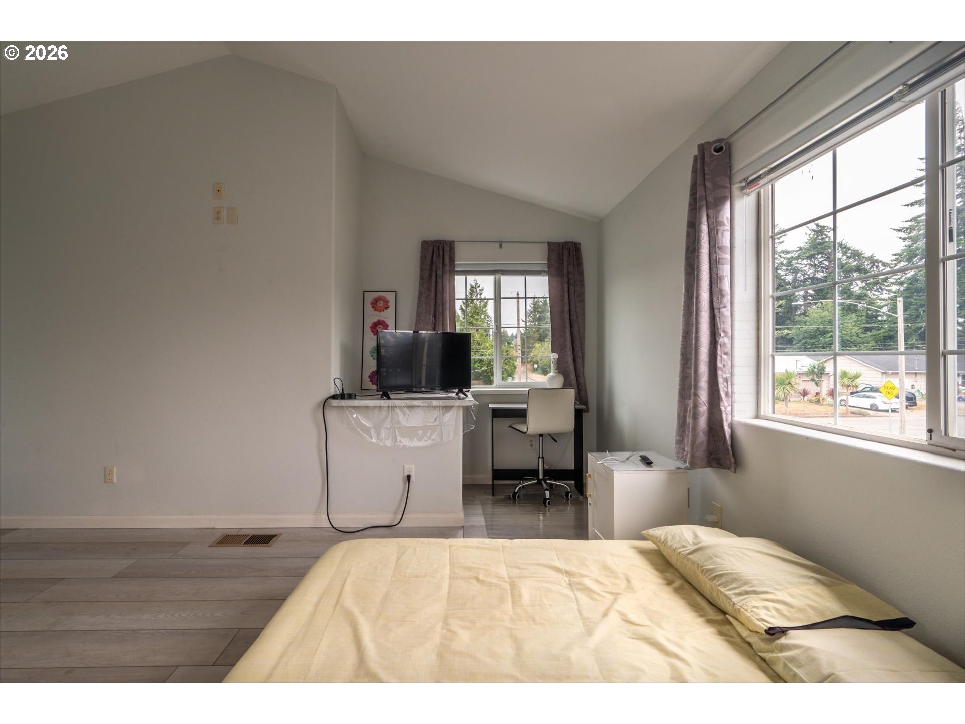 1080 State St Property Photo 22