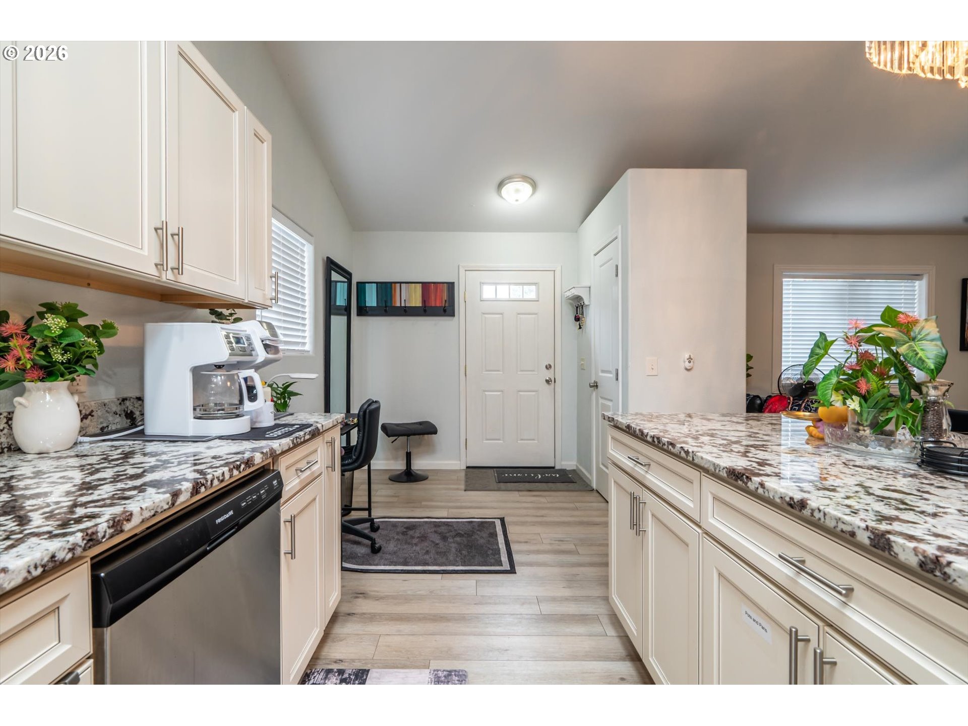 1080 State St Property Photo 45