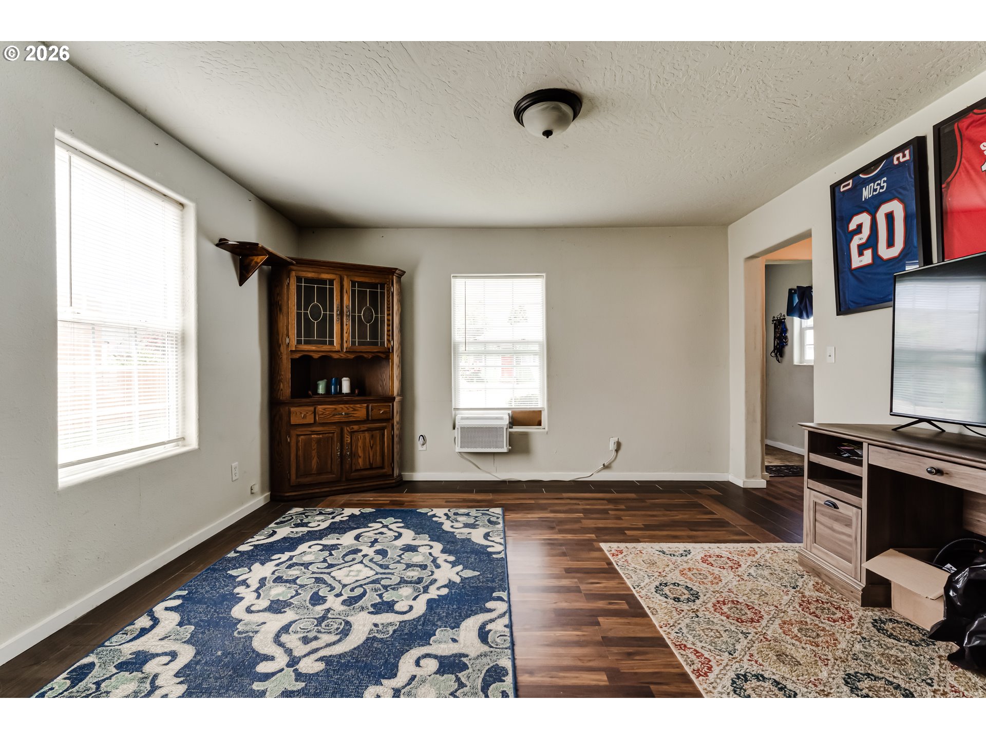 525 21st St Property Photo 11