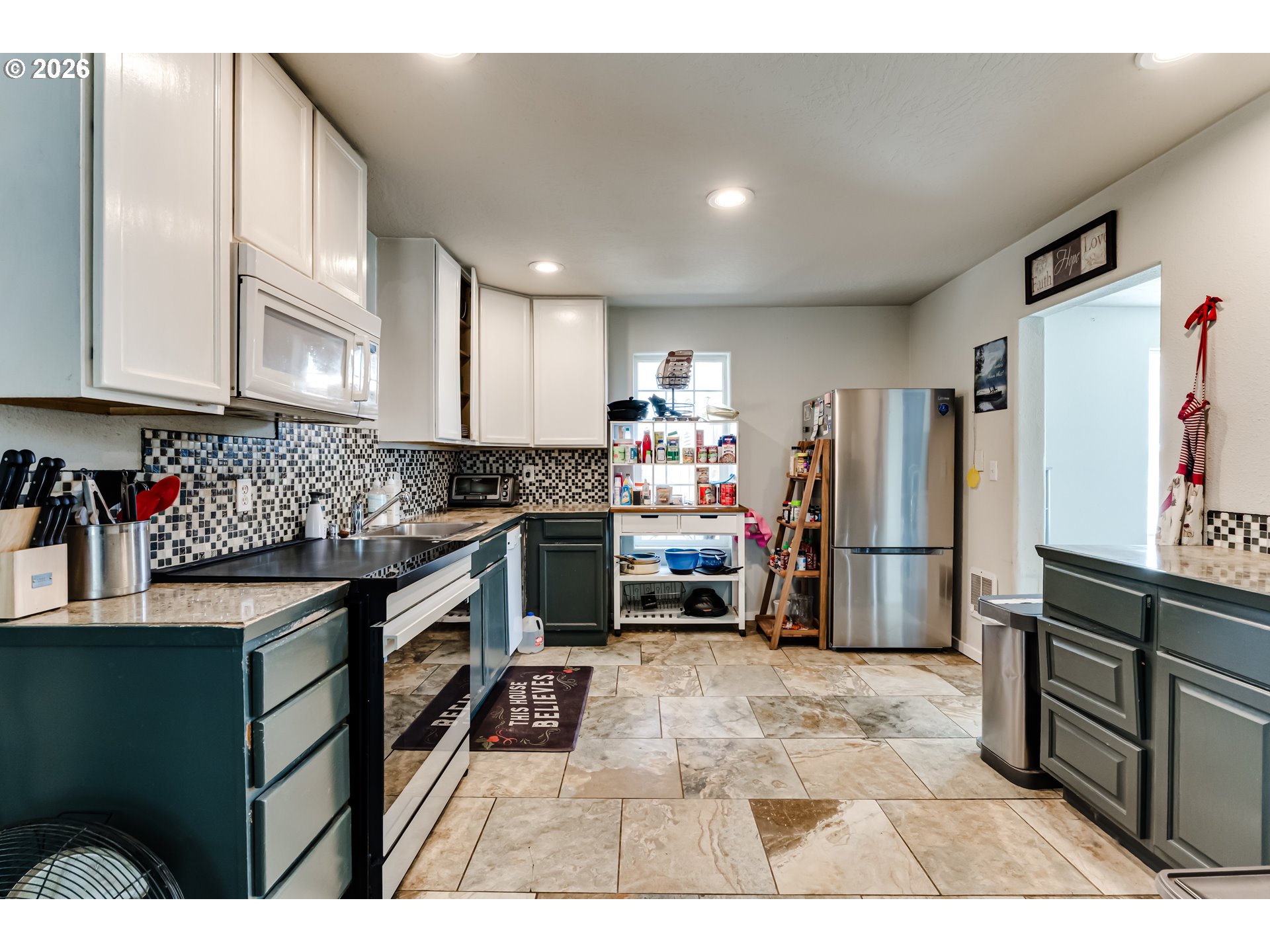 525 21st St Property Photo 13