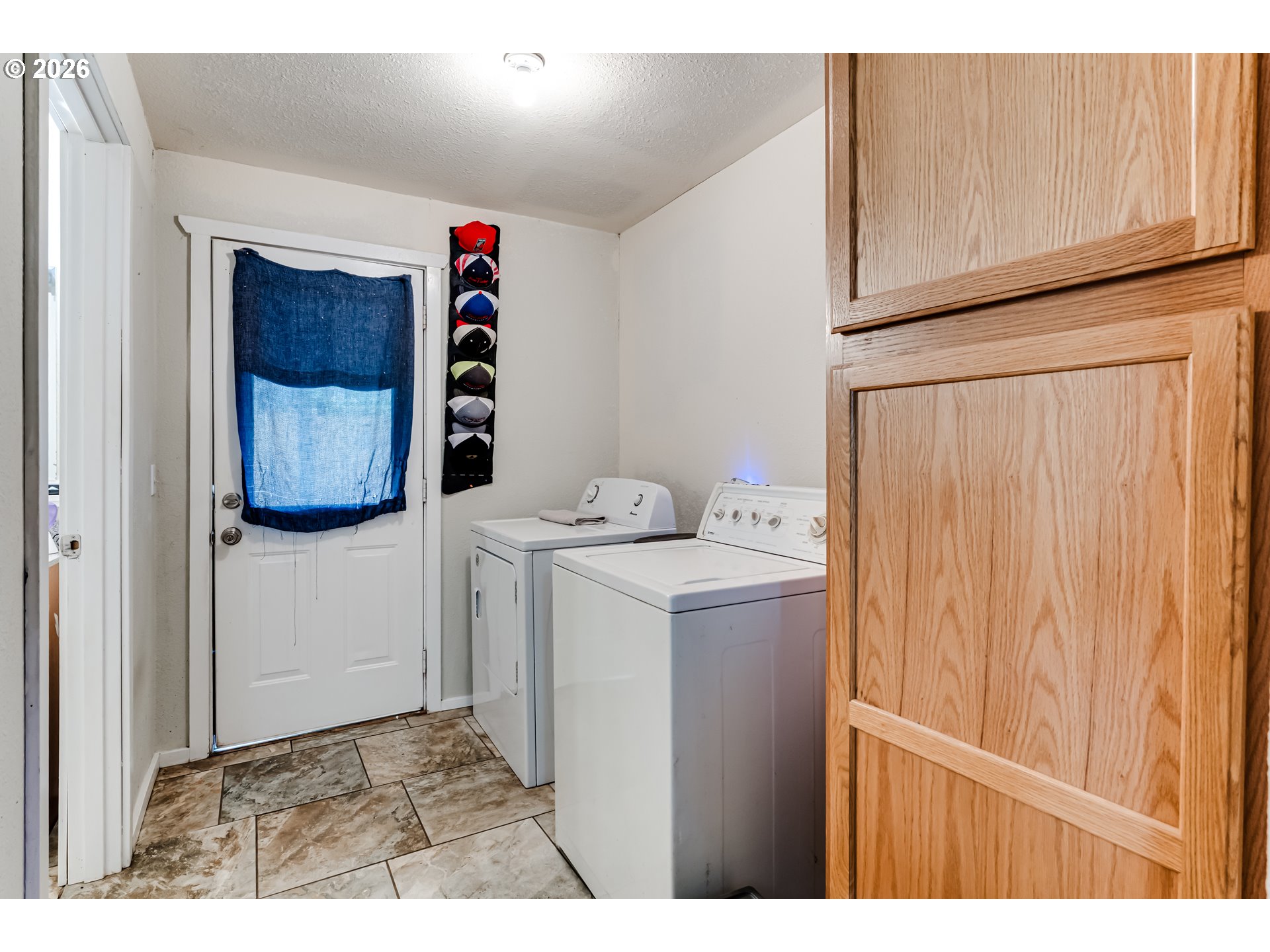 525 21st St Property Photo 17