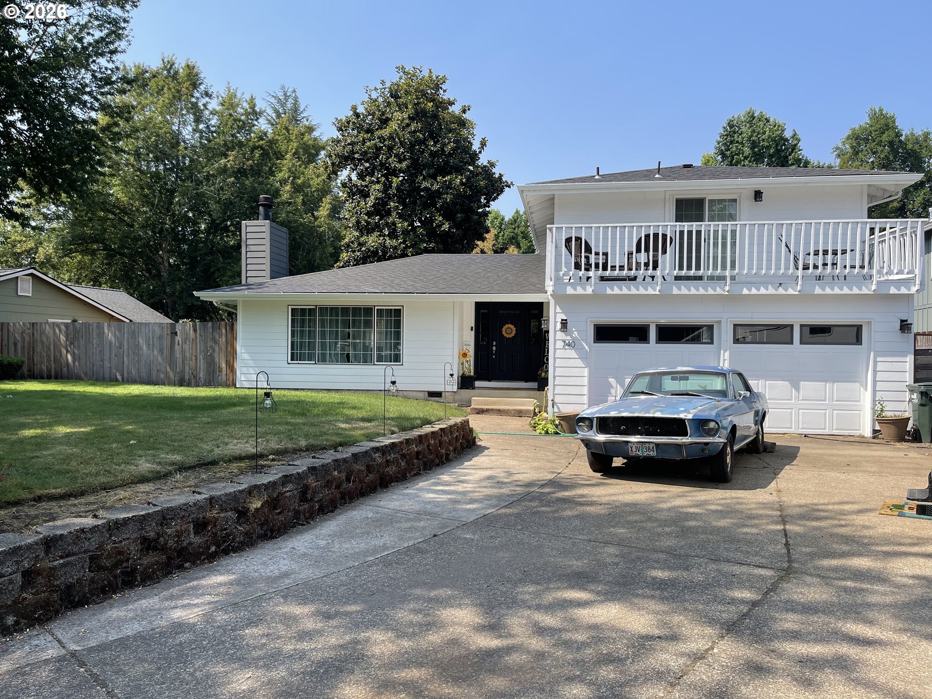 740 65th St Property Photo 1