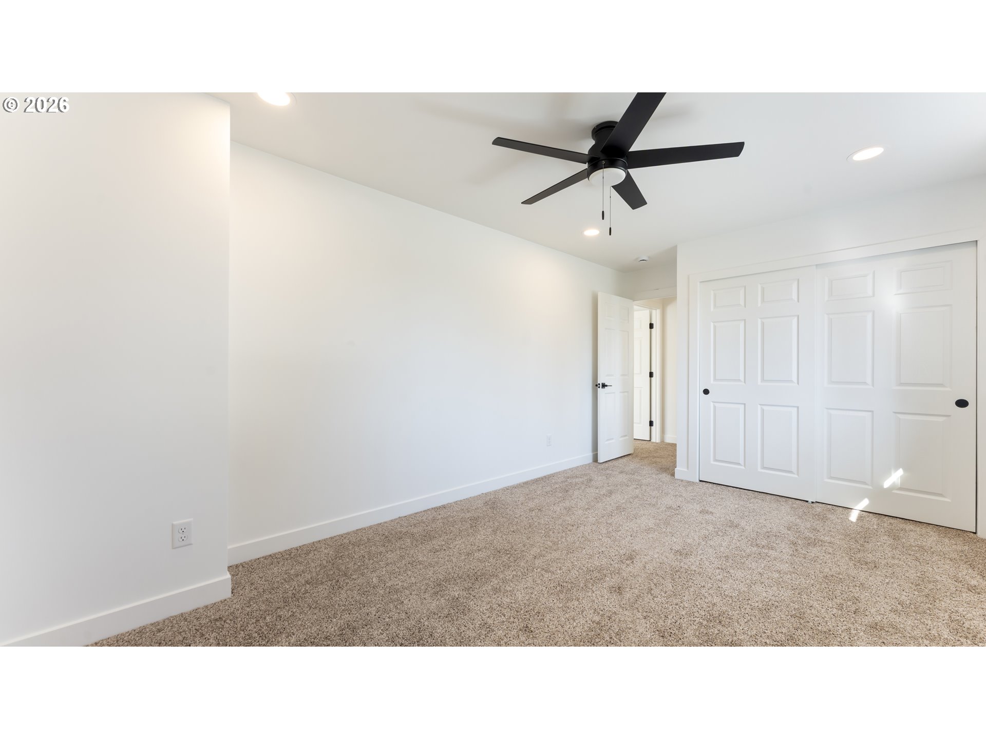141 Ne D St Property Photo 29