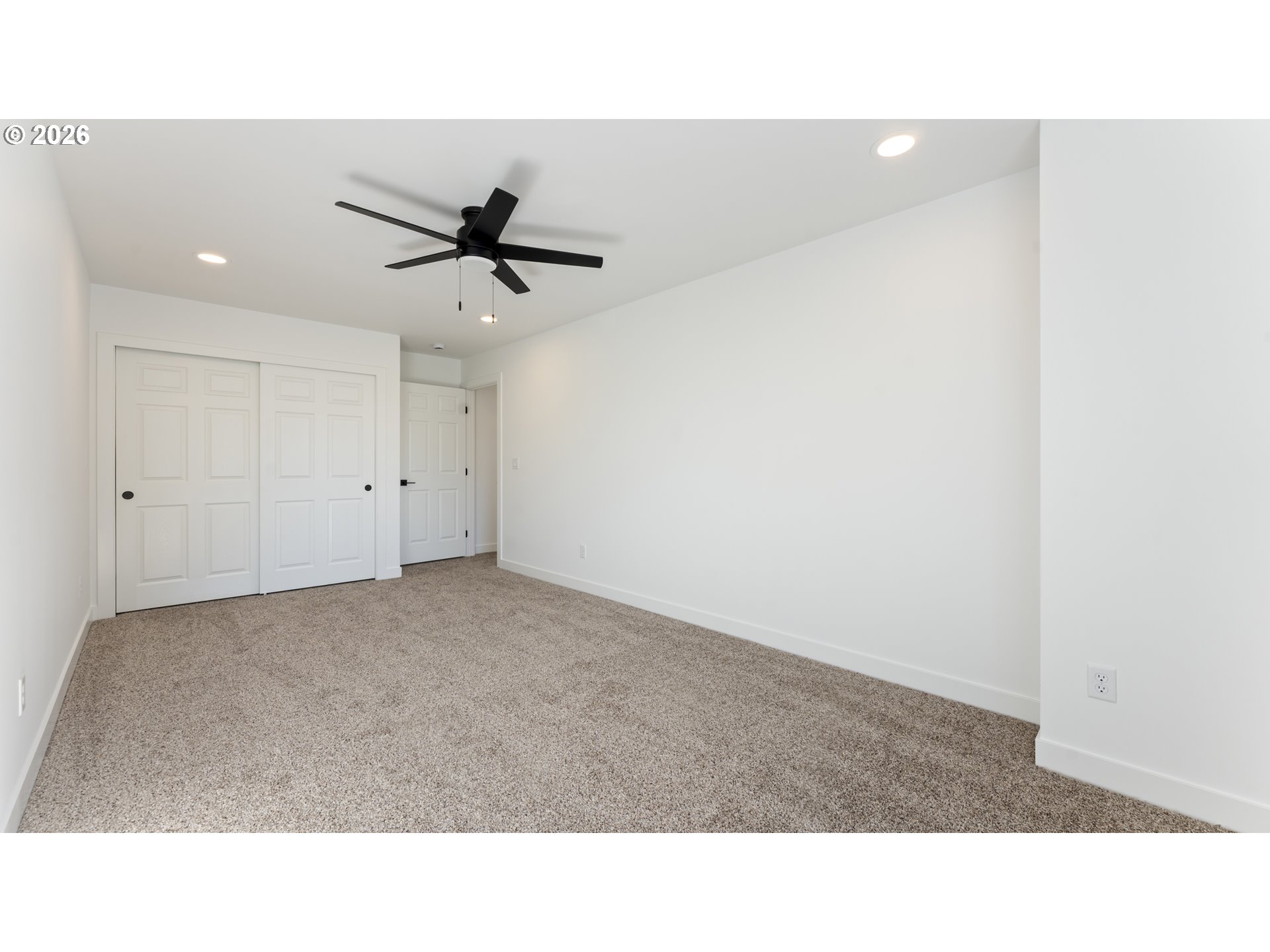 141 Ne D St Property Photo 31