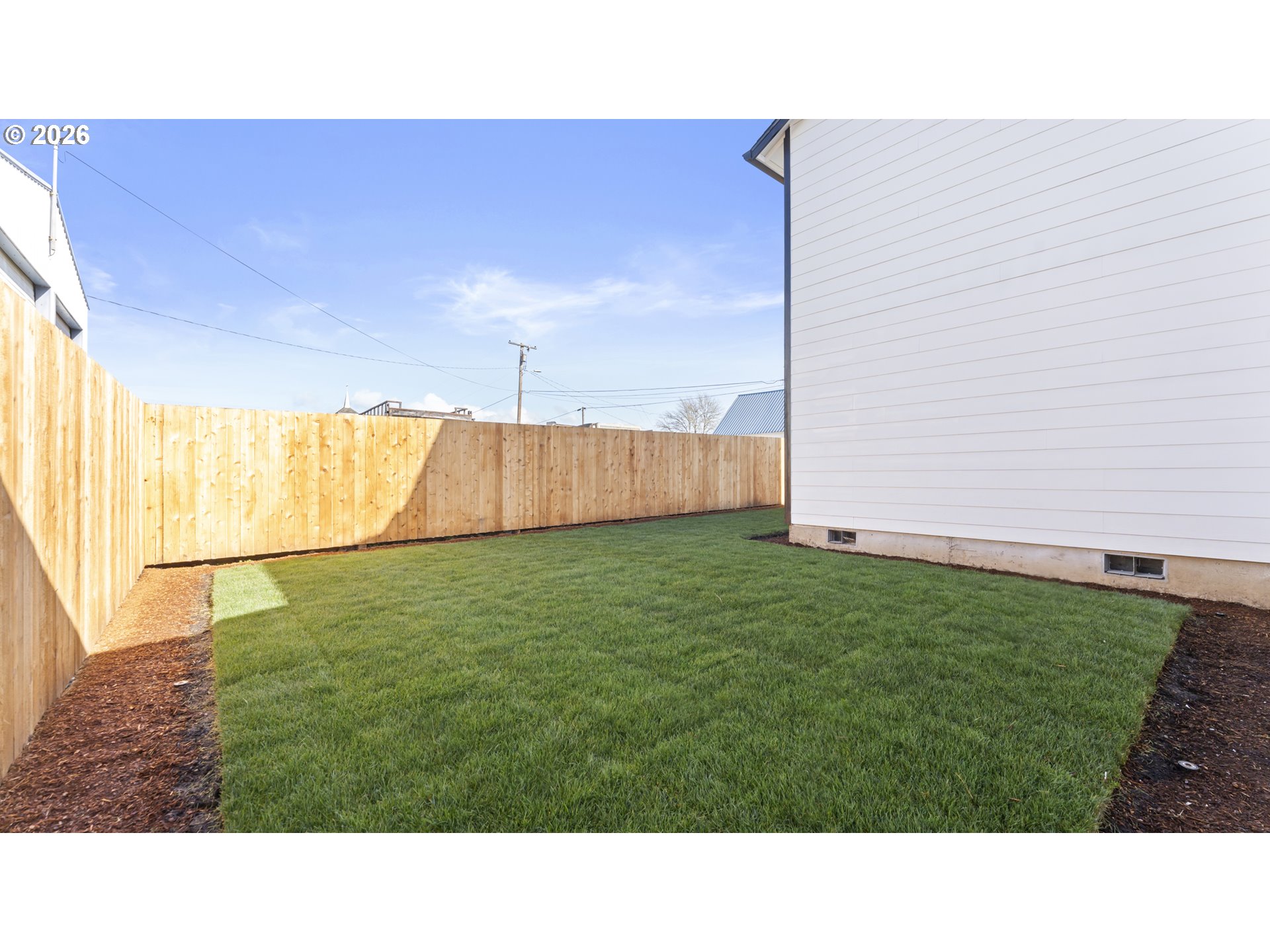 141 Ne D St Property Photo 38