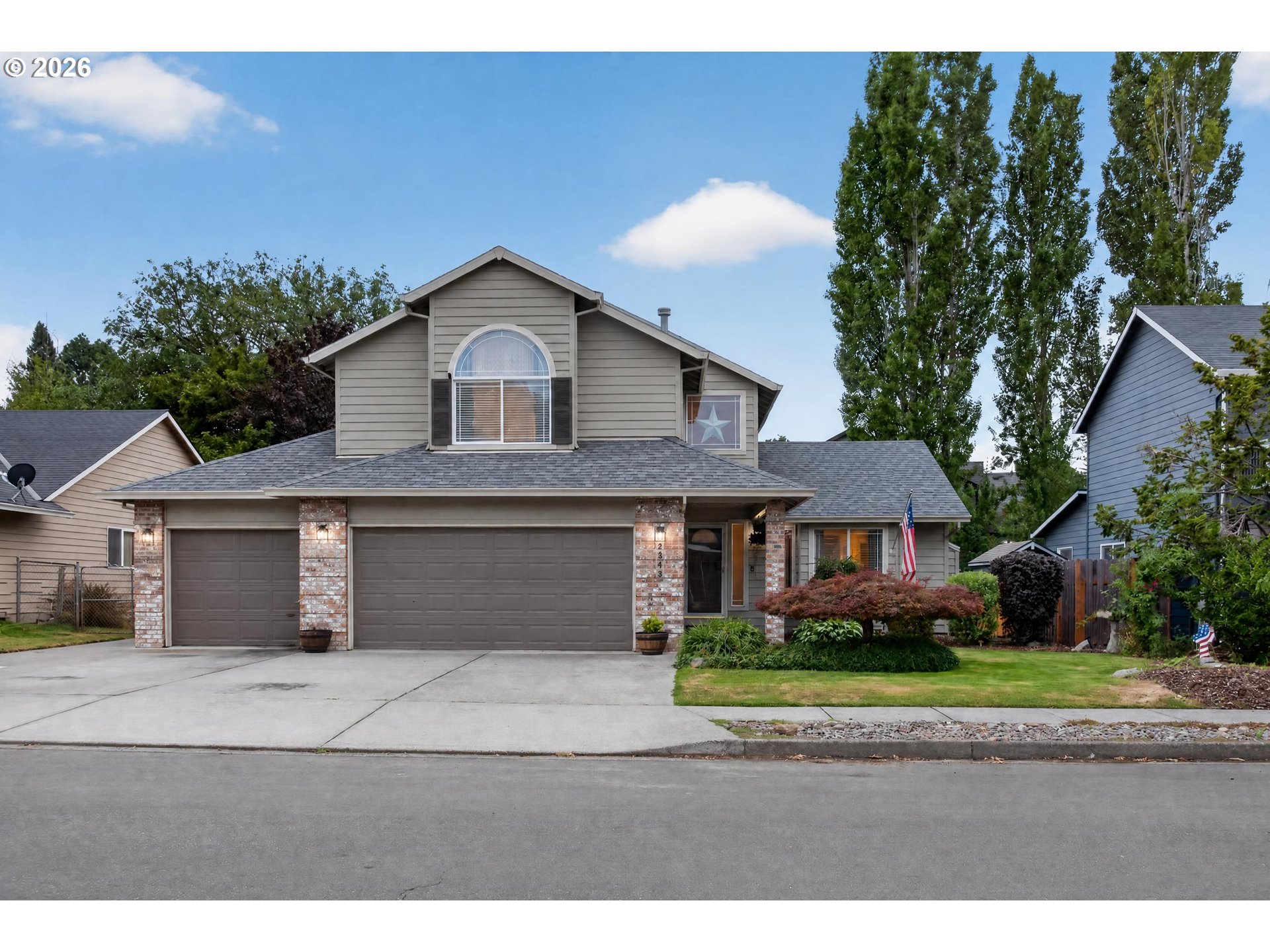 2343 Se Williams Dr Property Photo 3