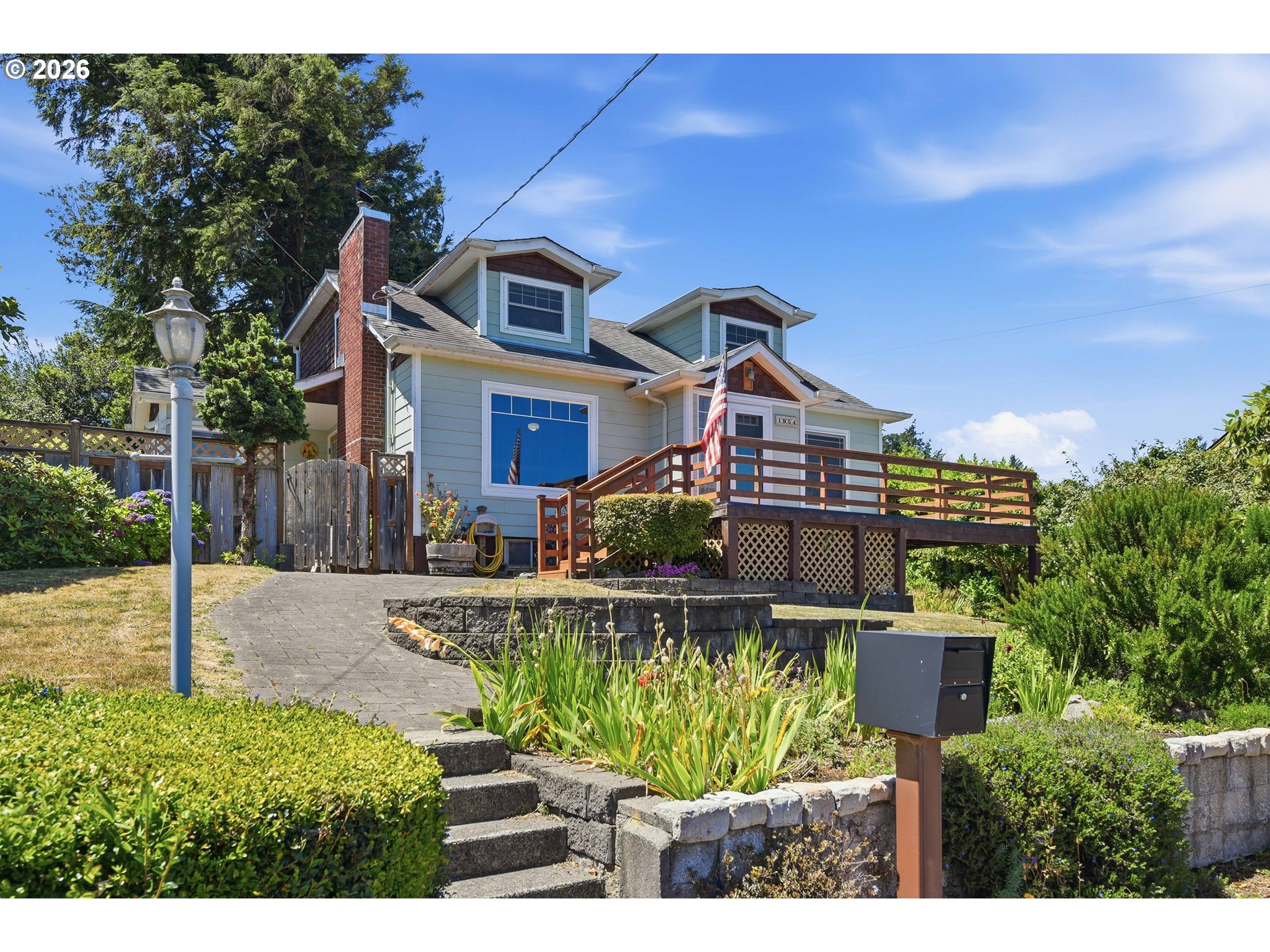 1954 Madrona St Property Photo 1