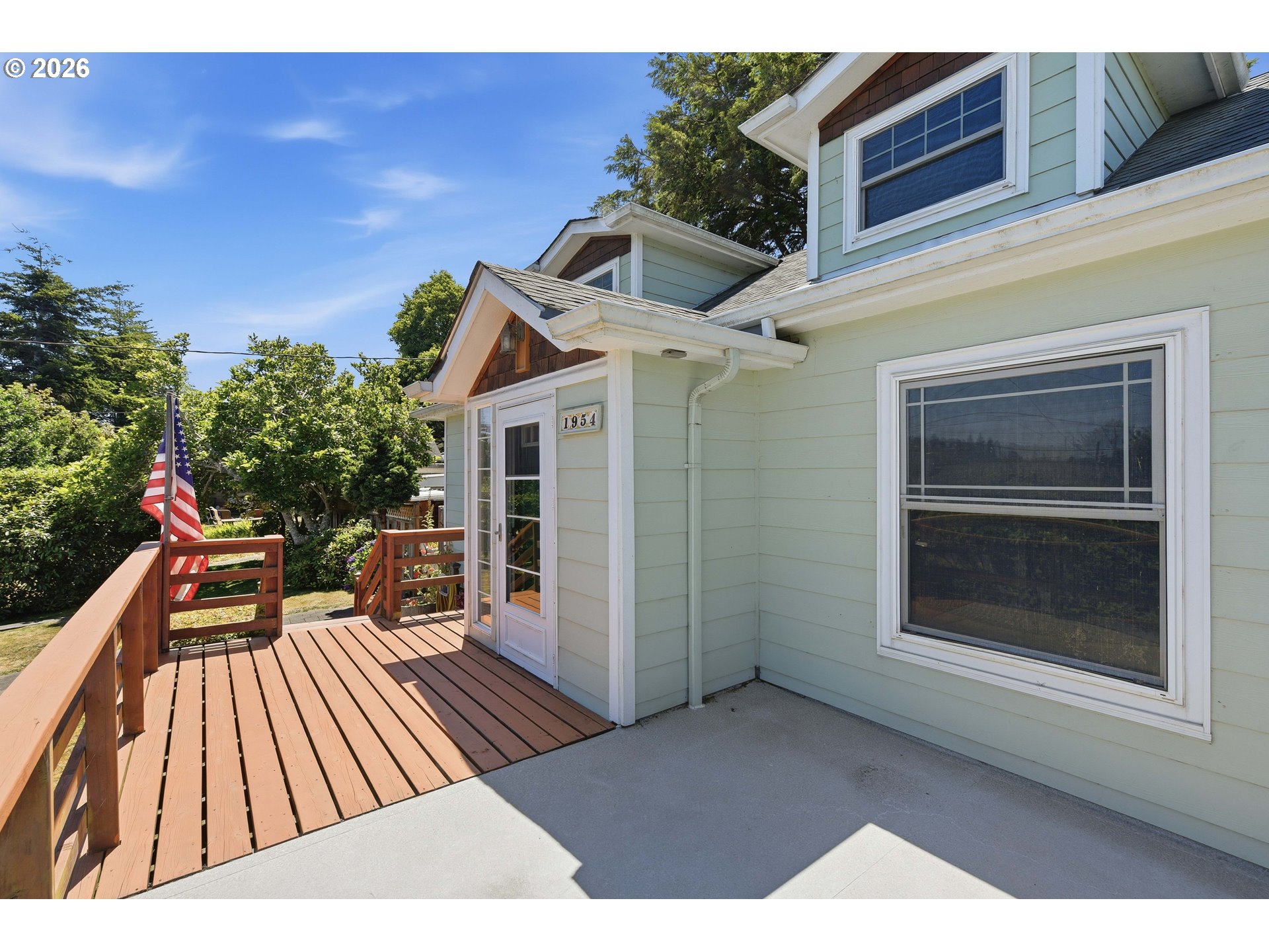1954 Madrona St Property Photo 39