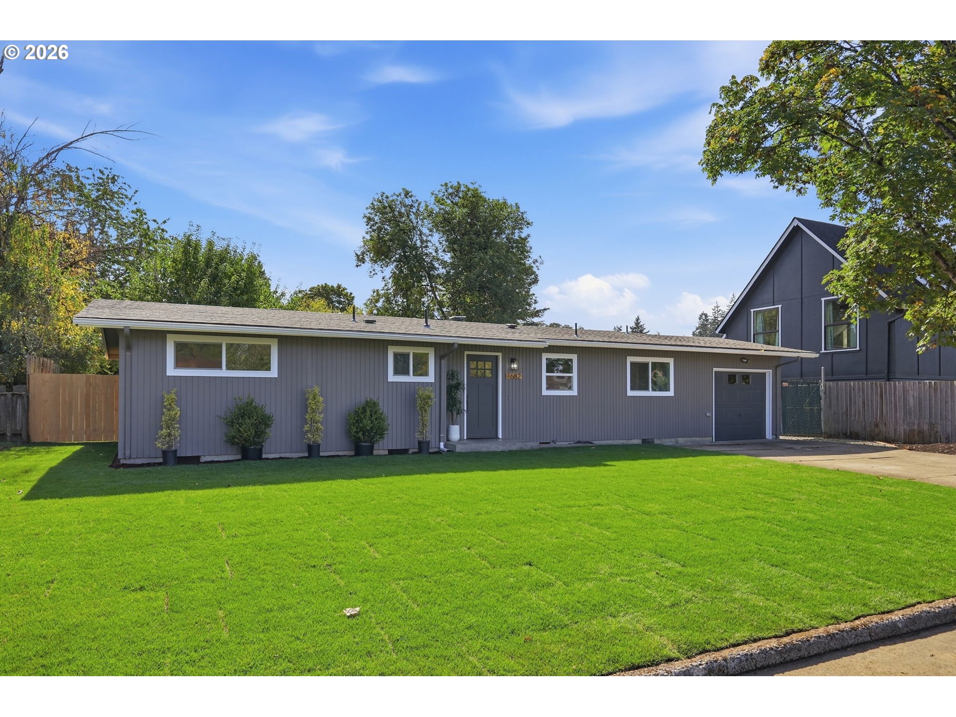 1682 LARKSPUR LOOP Property Photo 1