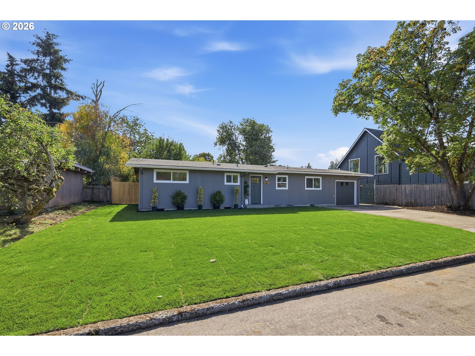 1682 Larkspur Loop Property Photo 2