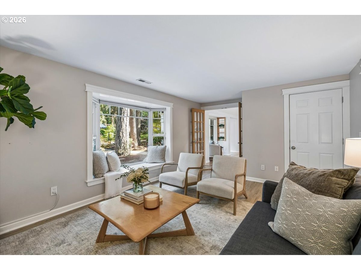 5272 Tree St Property Photo 8