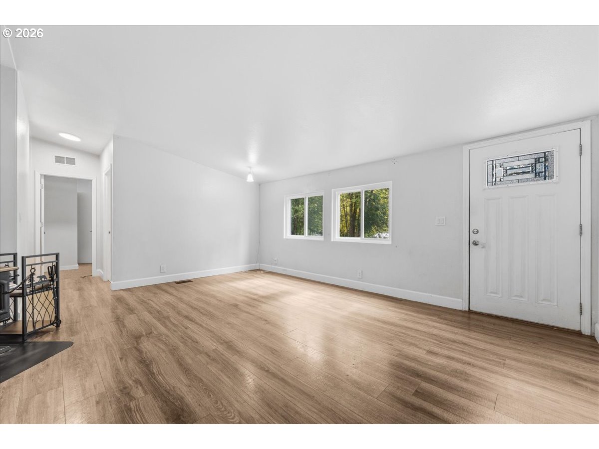 162 C St Property Photo 4