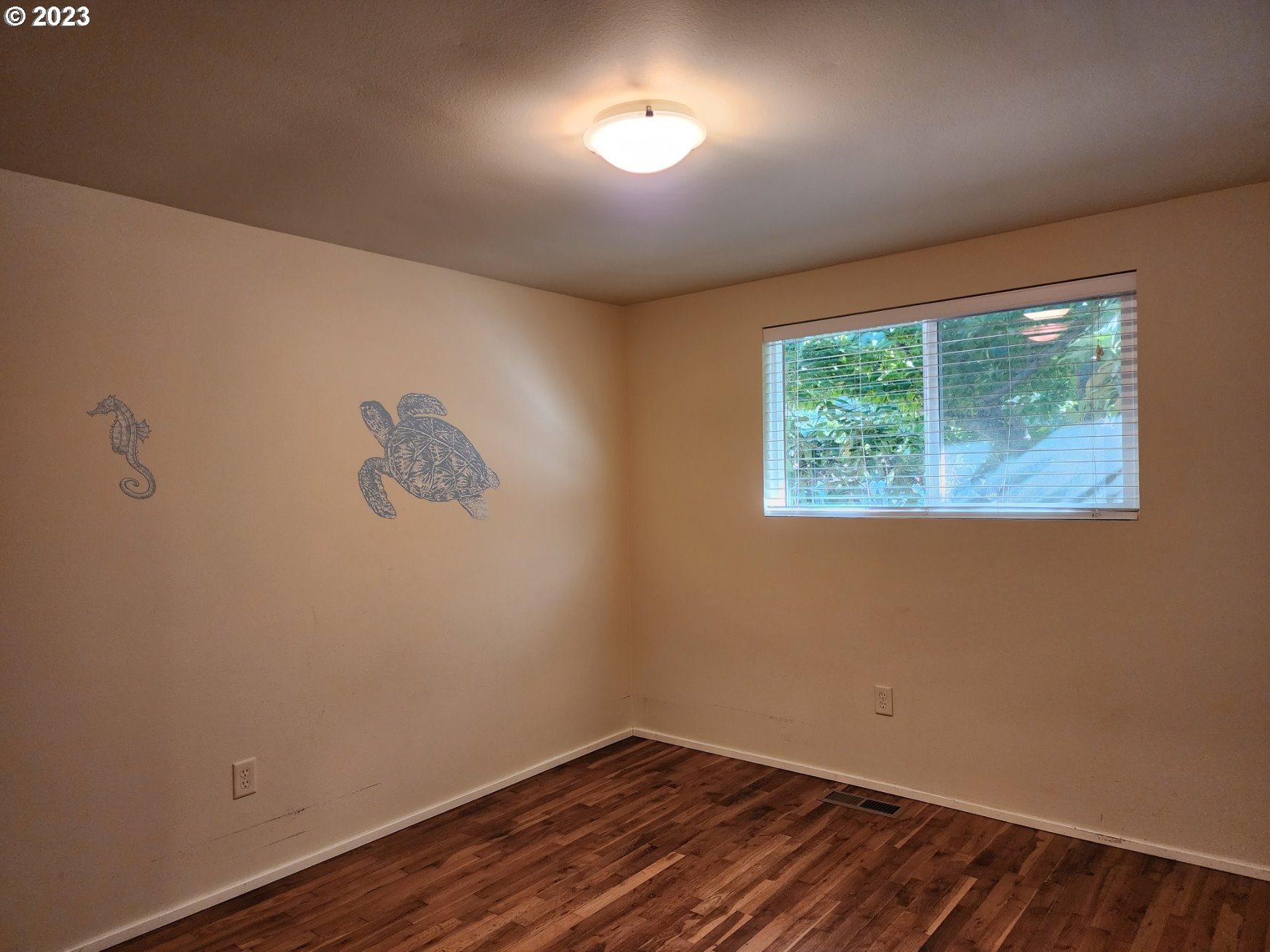 654 Madrona Ave Property Photo 20