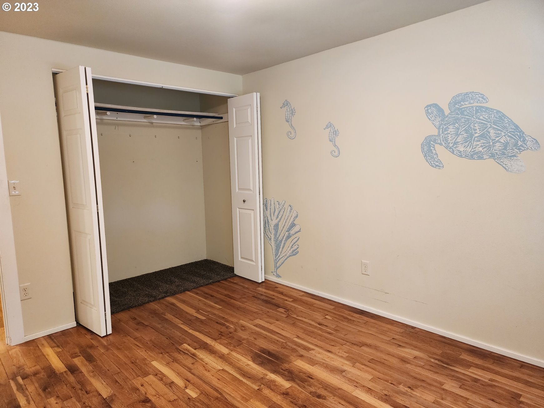 654 Madrona Ave Property Photo 21