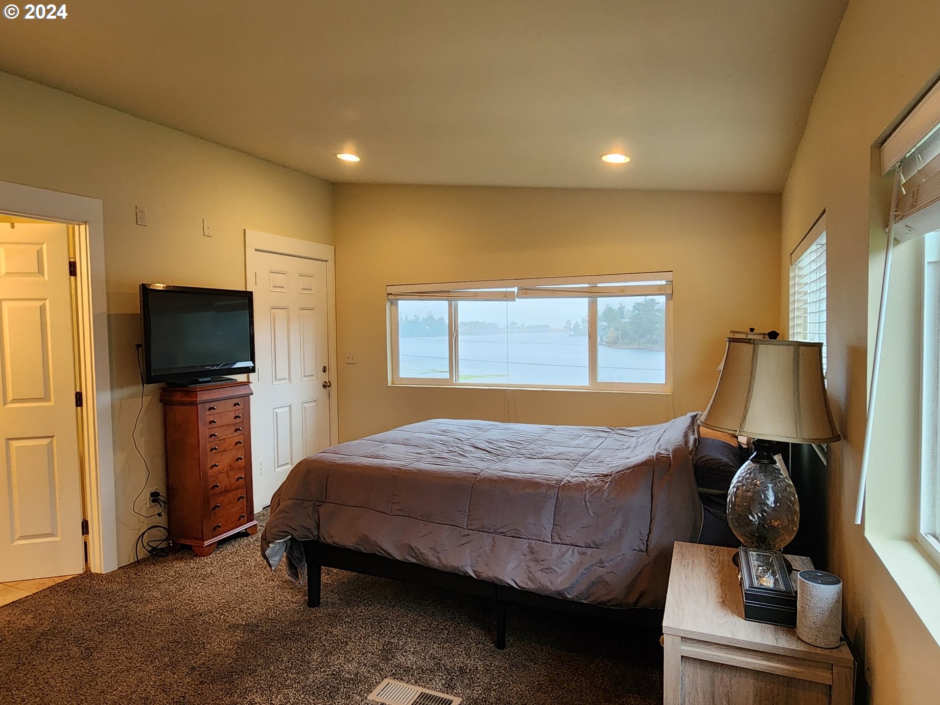 654 Madrona Ave Property Photo 28