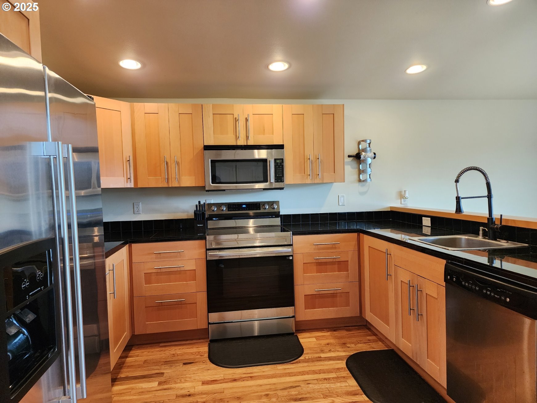 654 Madrona Ave Property Photo 31