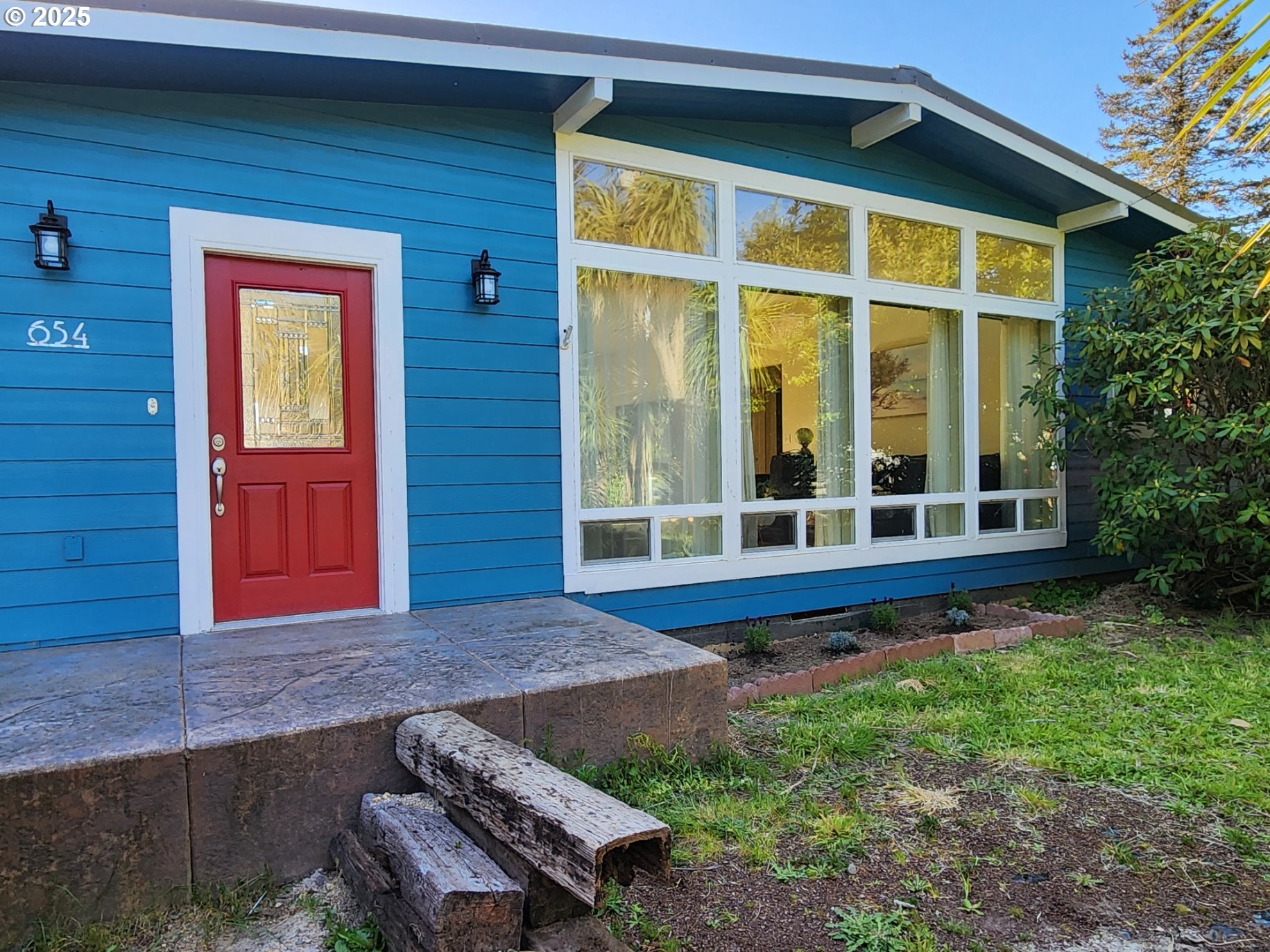 654 Madrona Ave Property Photo 37