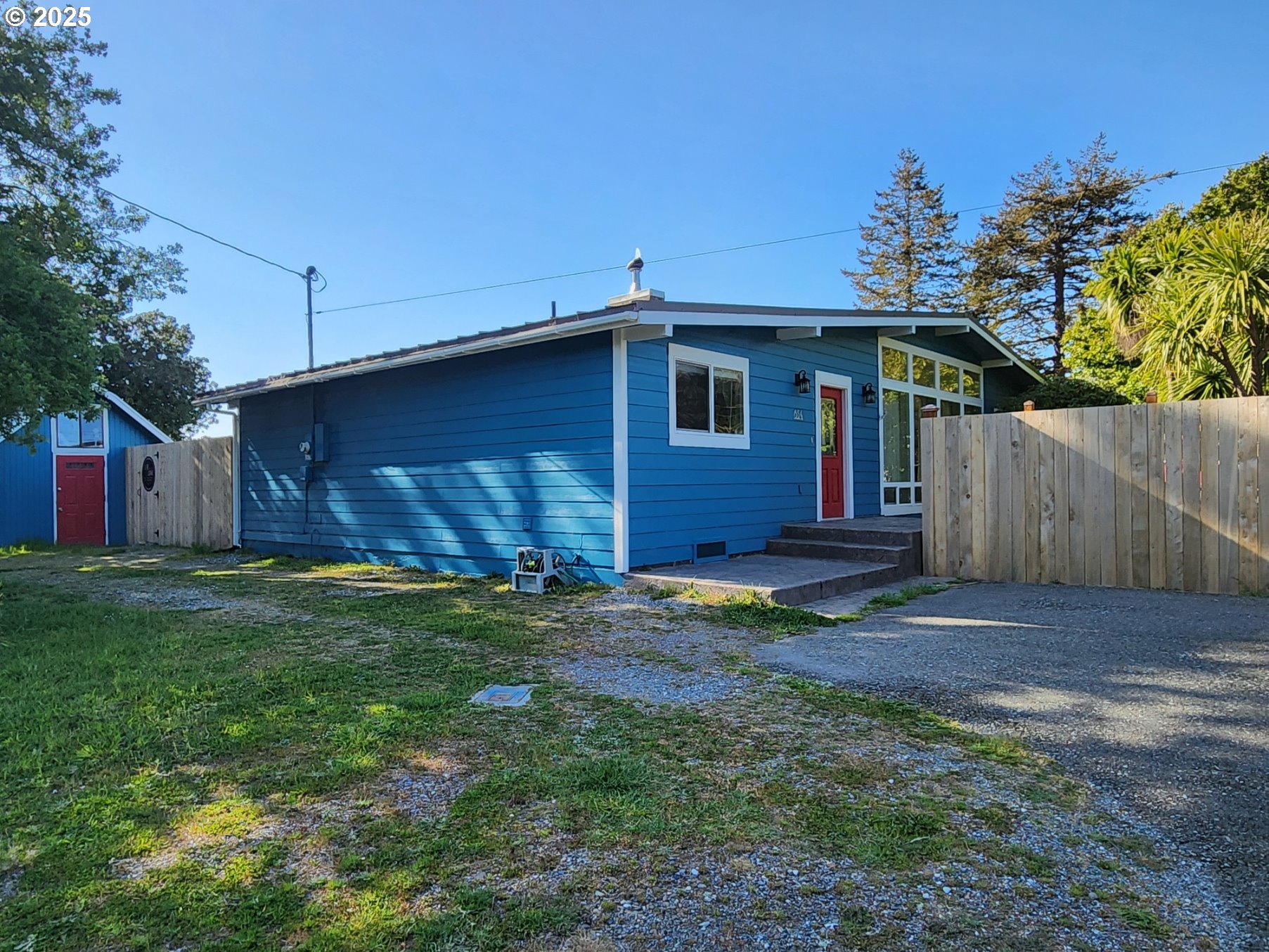 654 Madrona Ave Property Photo 38