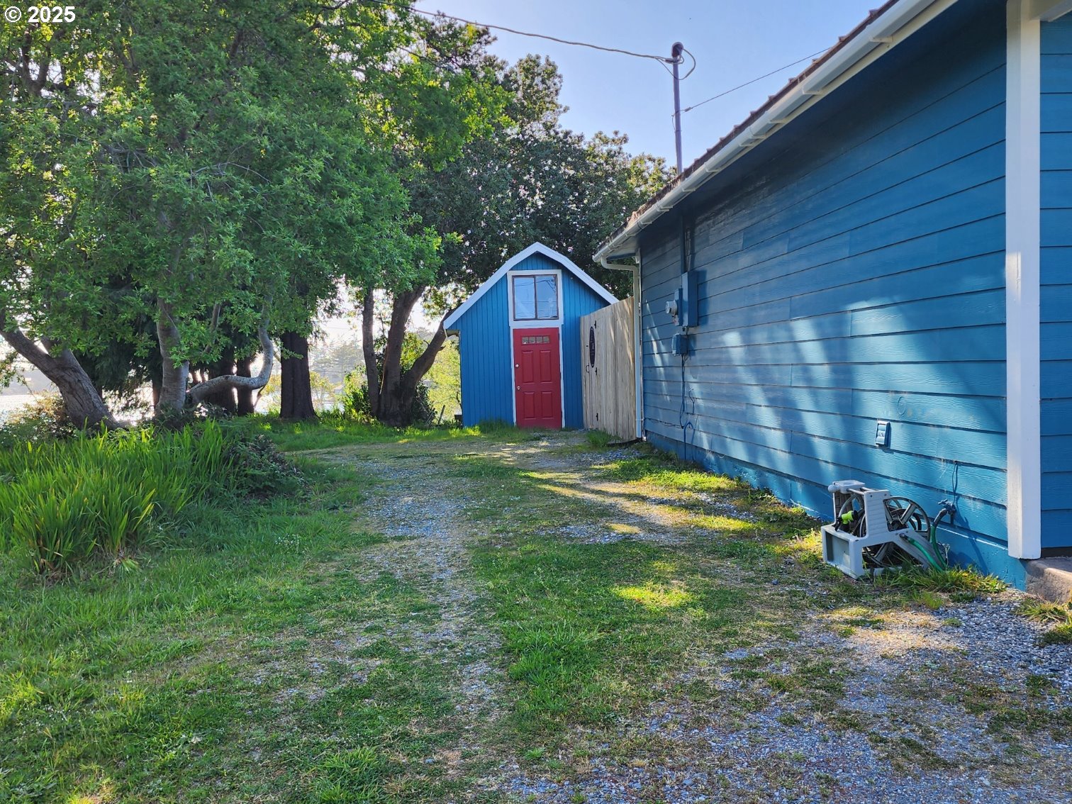 654 Madrona Ave Property Photo 42