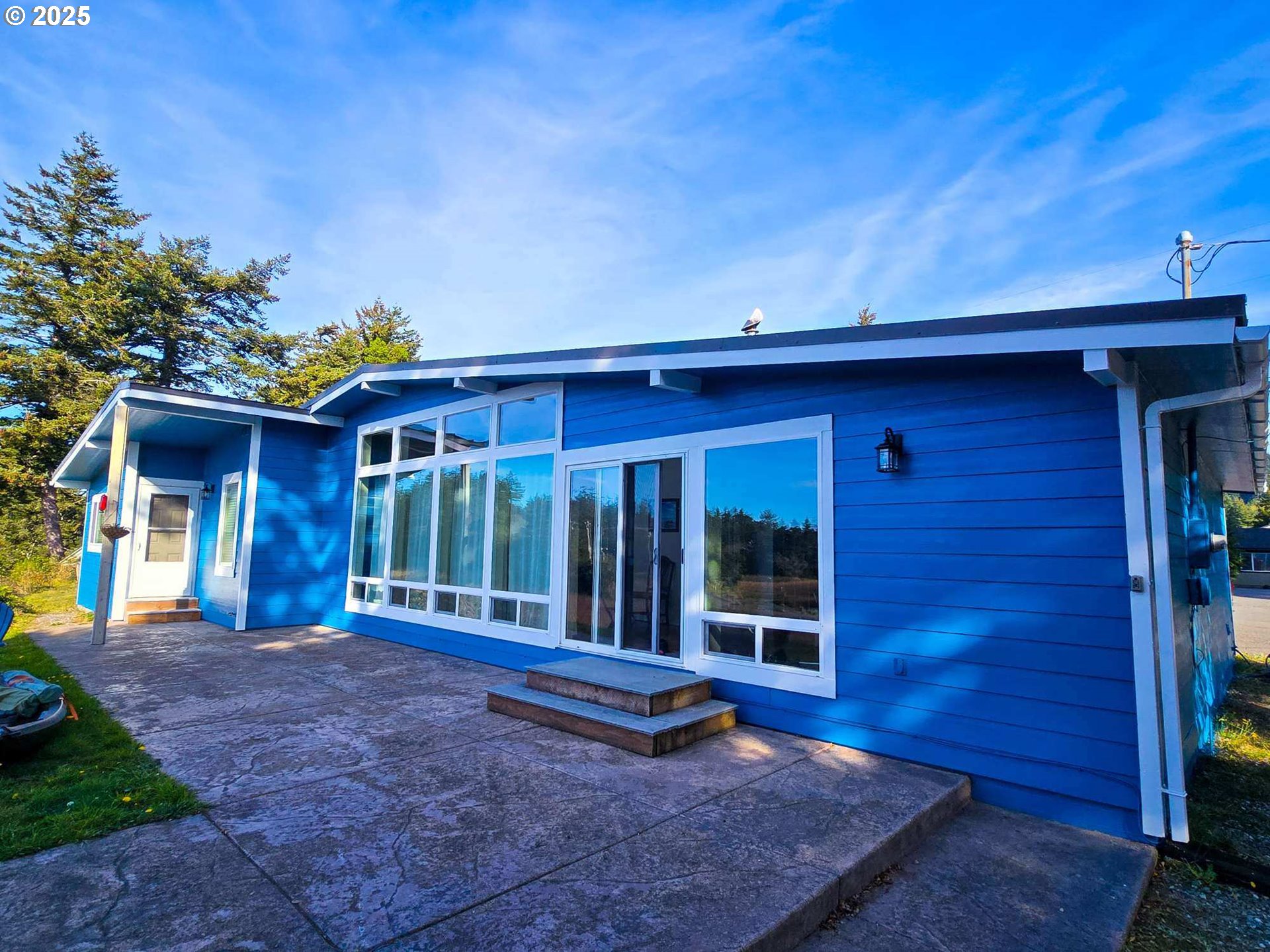 654 Madrona Ave Property Photo 43