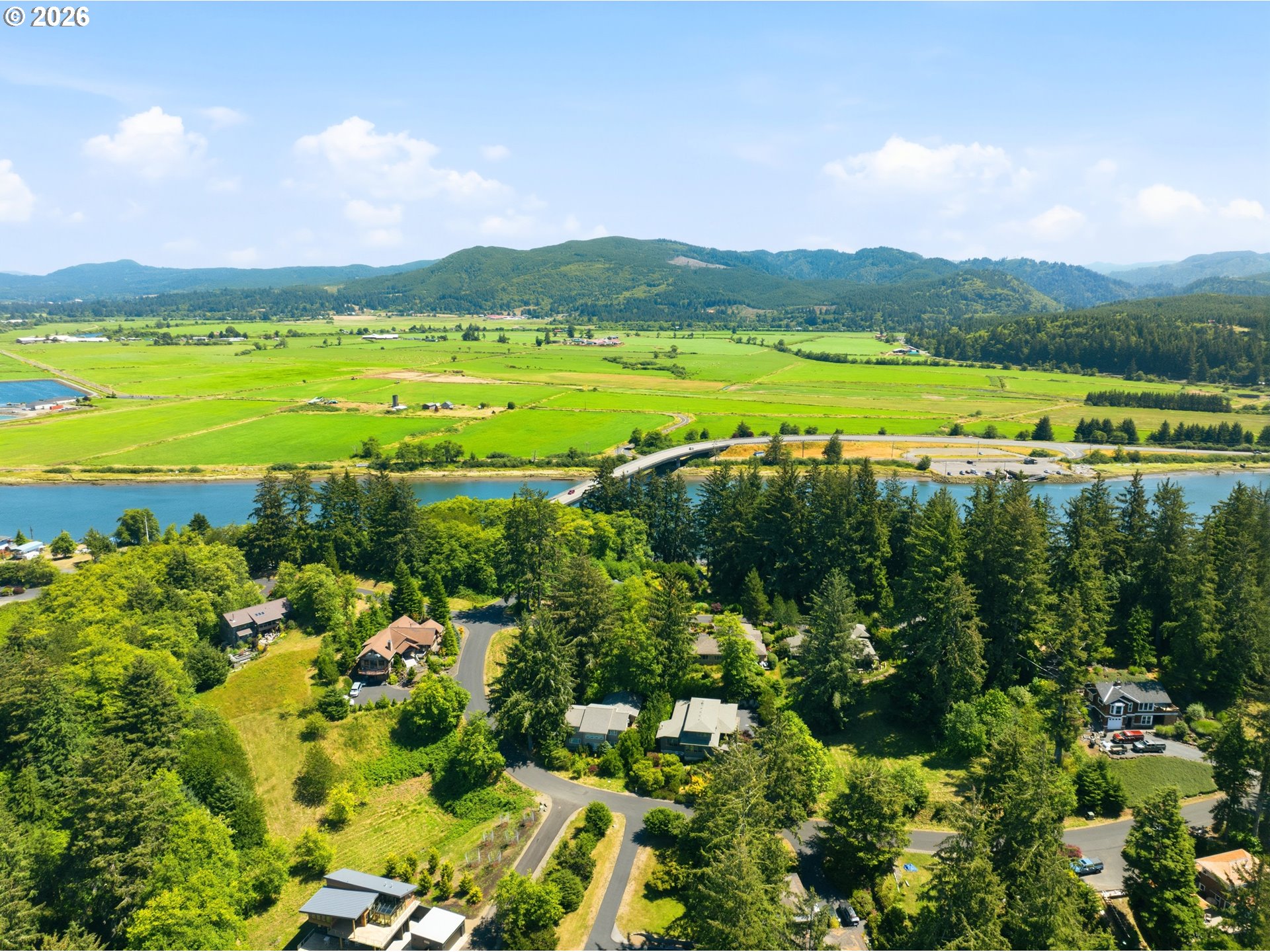 Nehalem Point Dr Property Photo 14