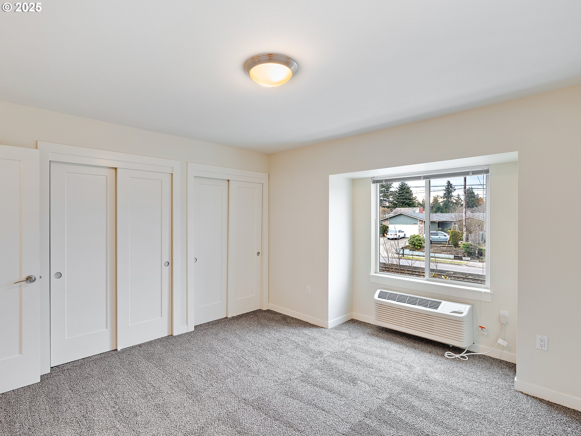 10829 E Burnside St Property Photo 9