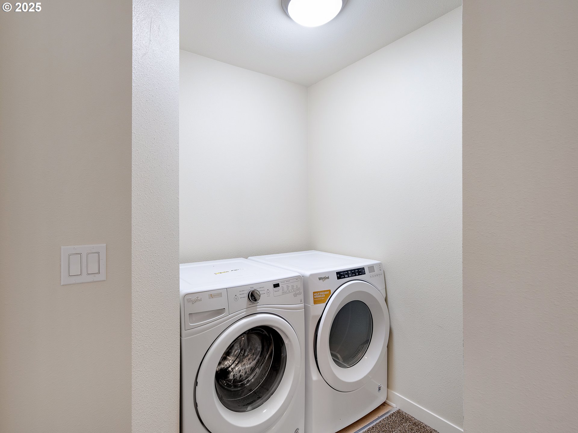 10829 E Burnside St Property Photo 15