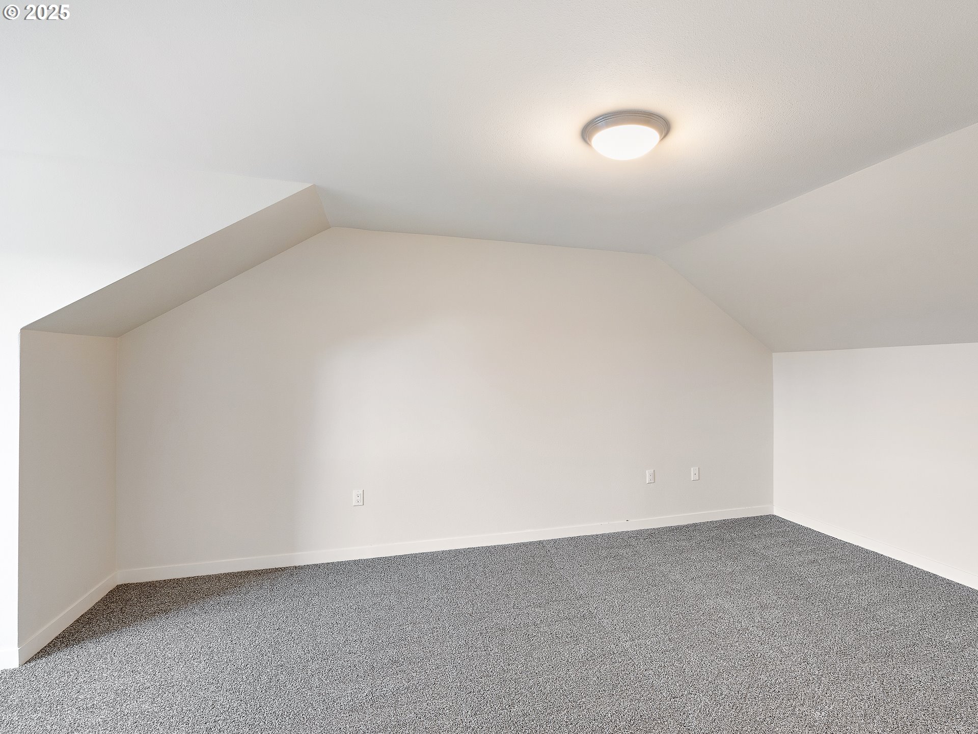 10829 E Burnside St Property Photo 16