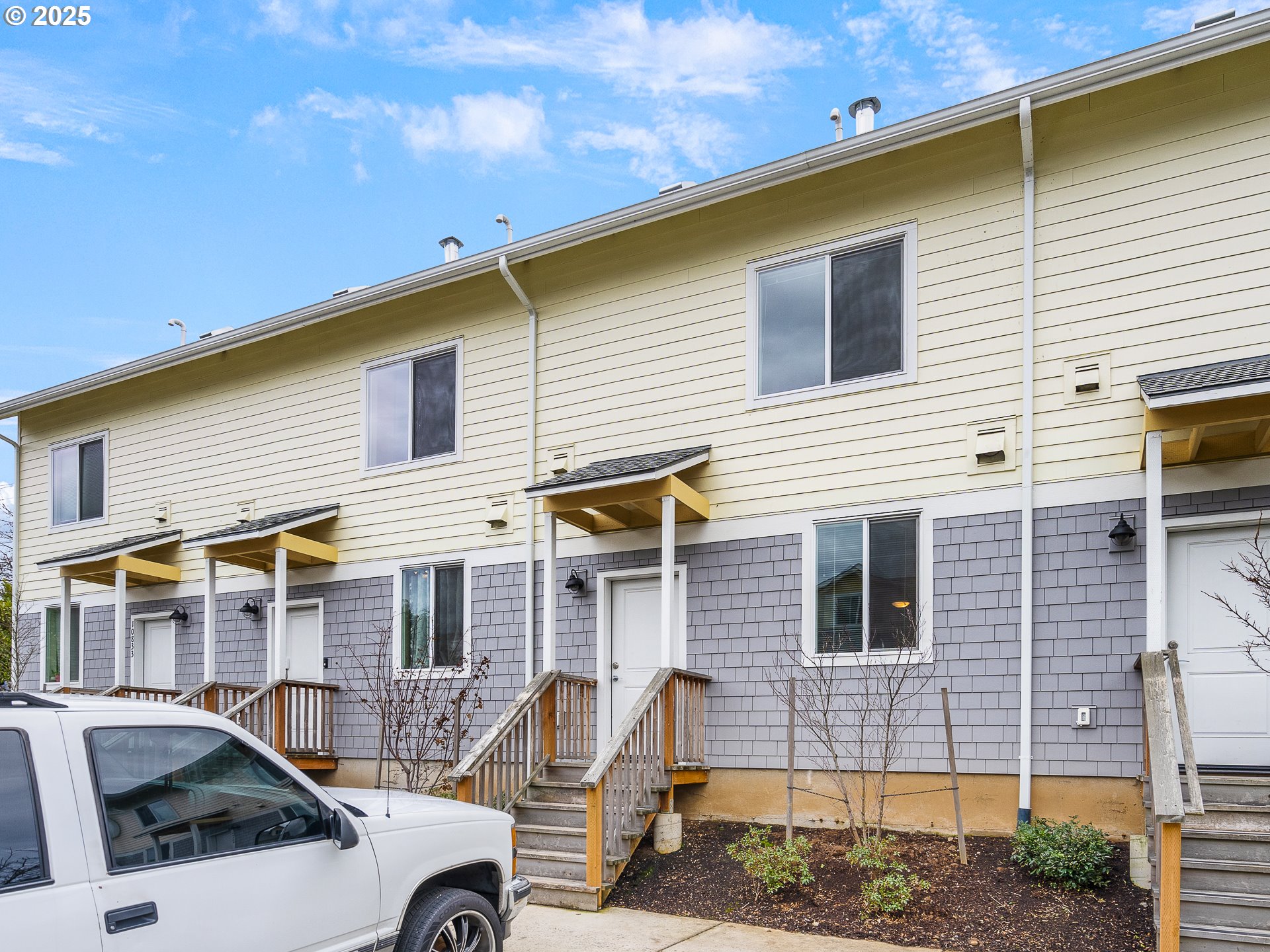 10829 E Burnside St Property Photo 19