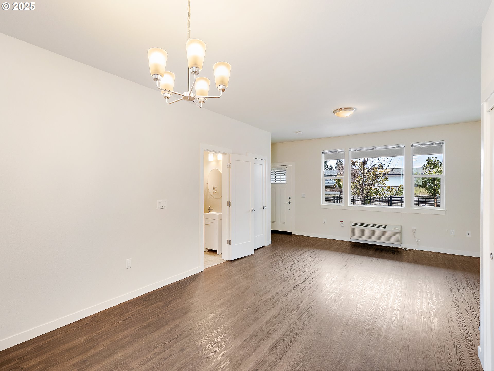 10829 E Burnside St Property Photo 21