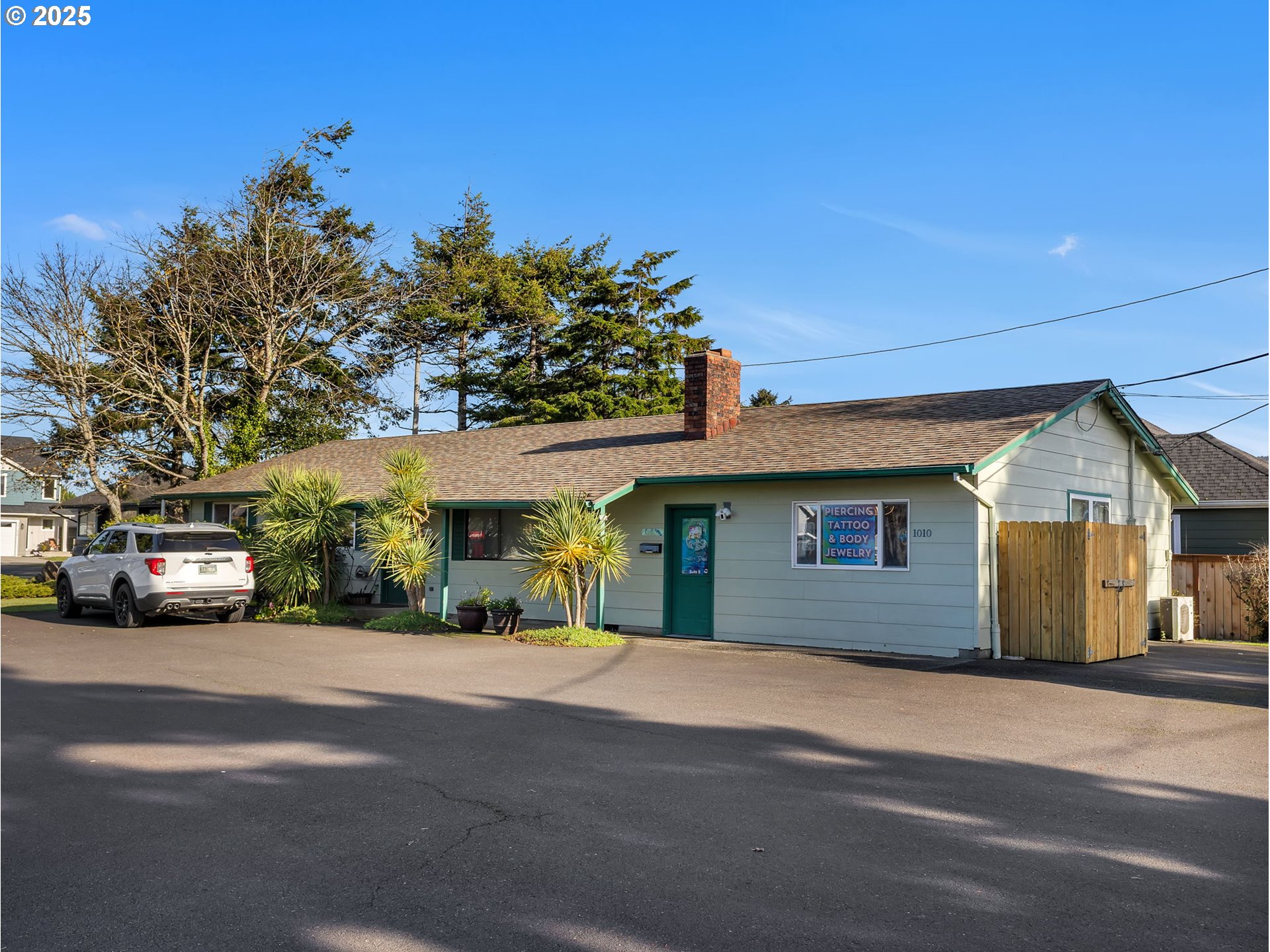 1010 3RD AVE Property Photo 1