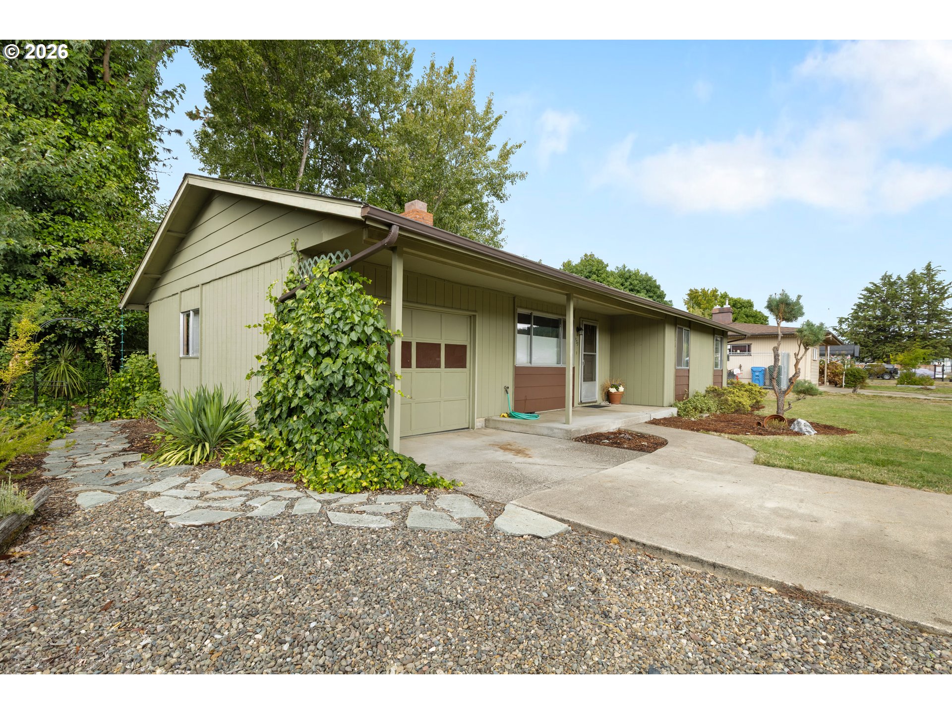 273 Eddy St Property Photo 5