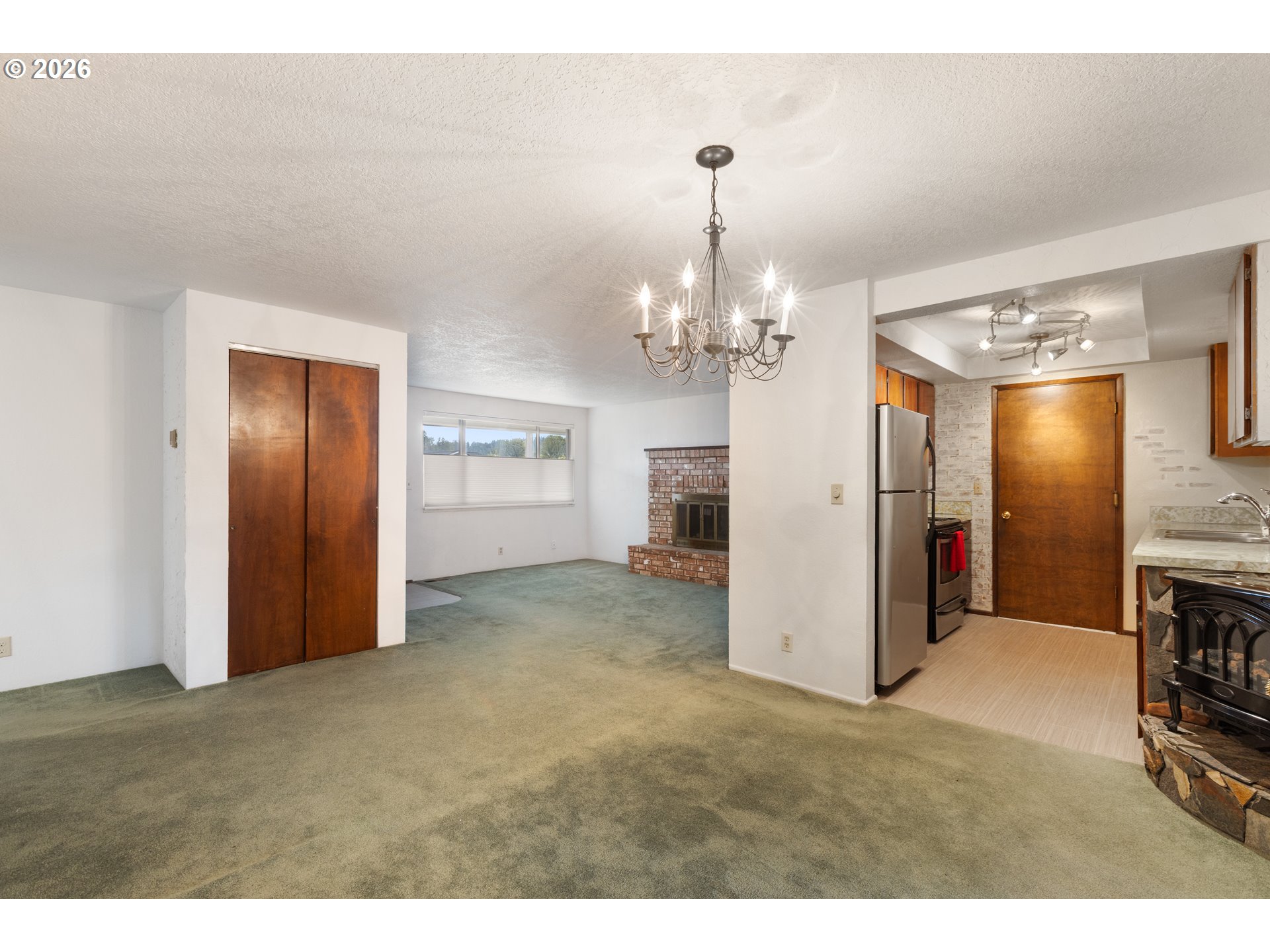 273 Eddy St Property Photo 16