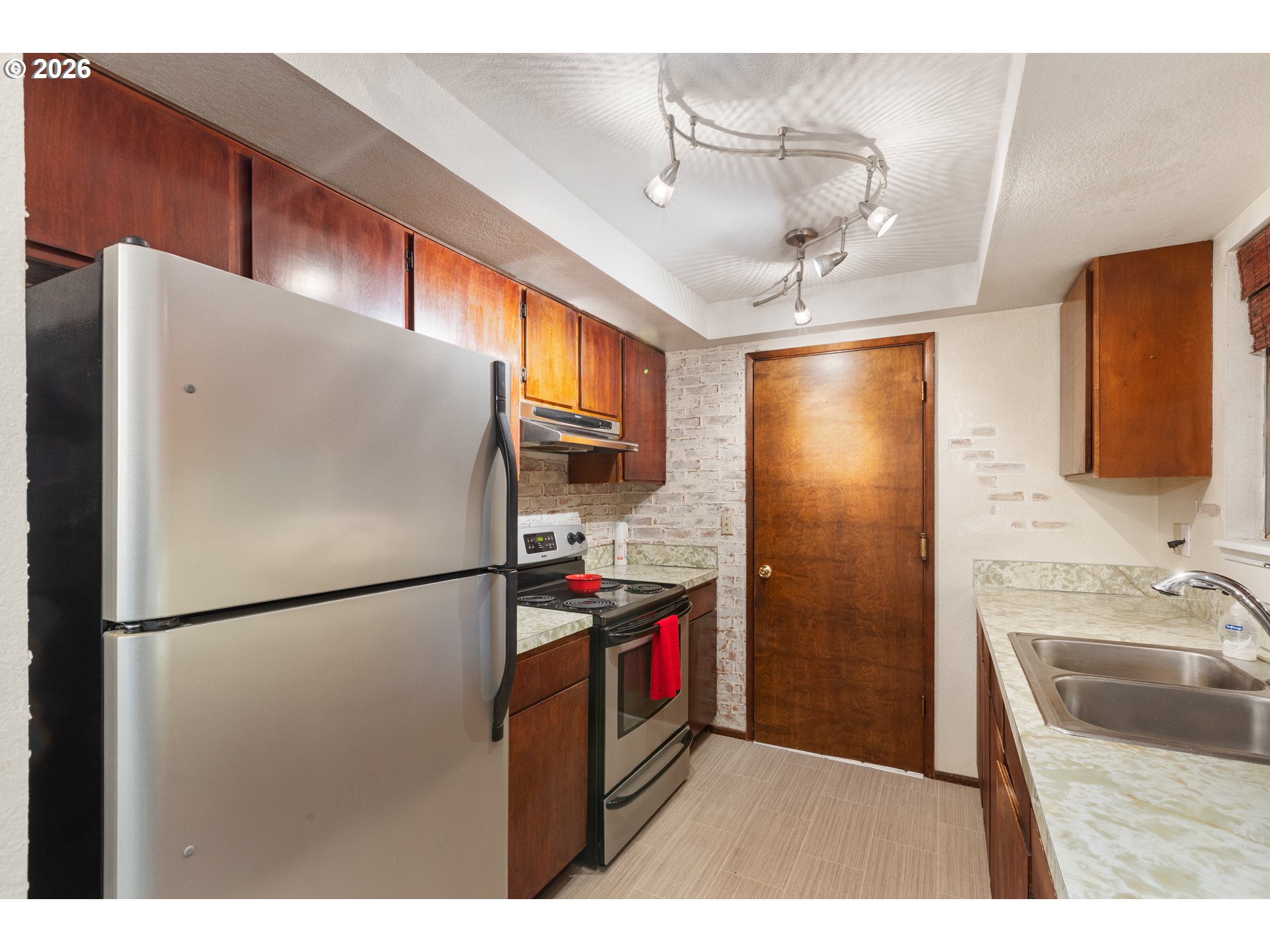 273 Eddy St Property Photo 19