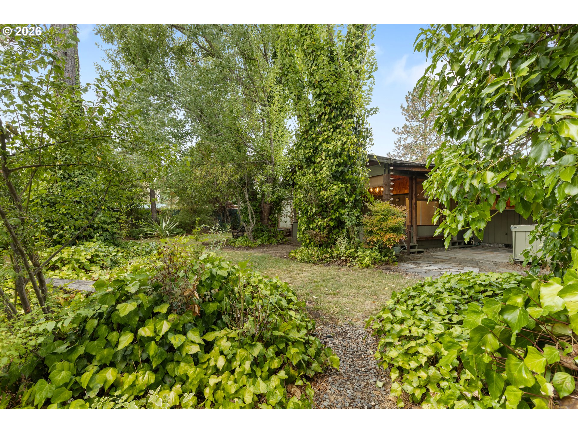 273 Eddy St Property Photo 42