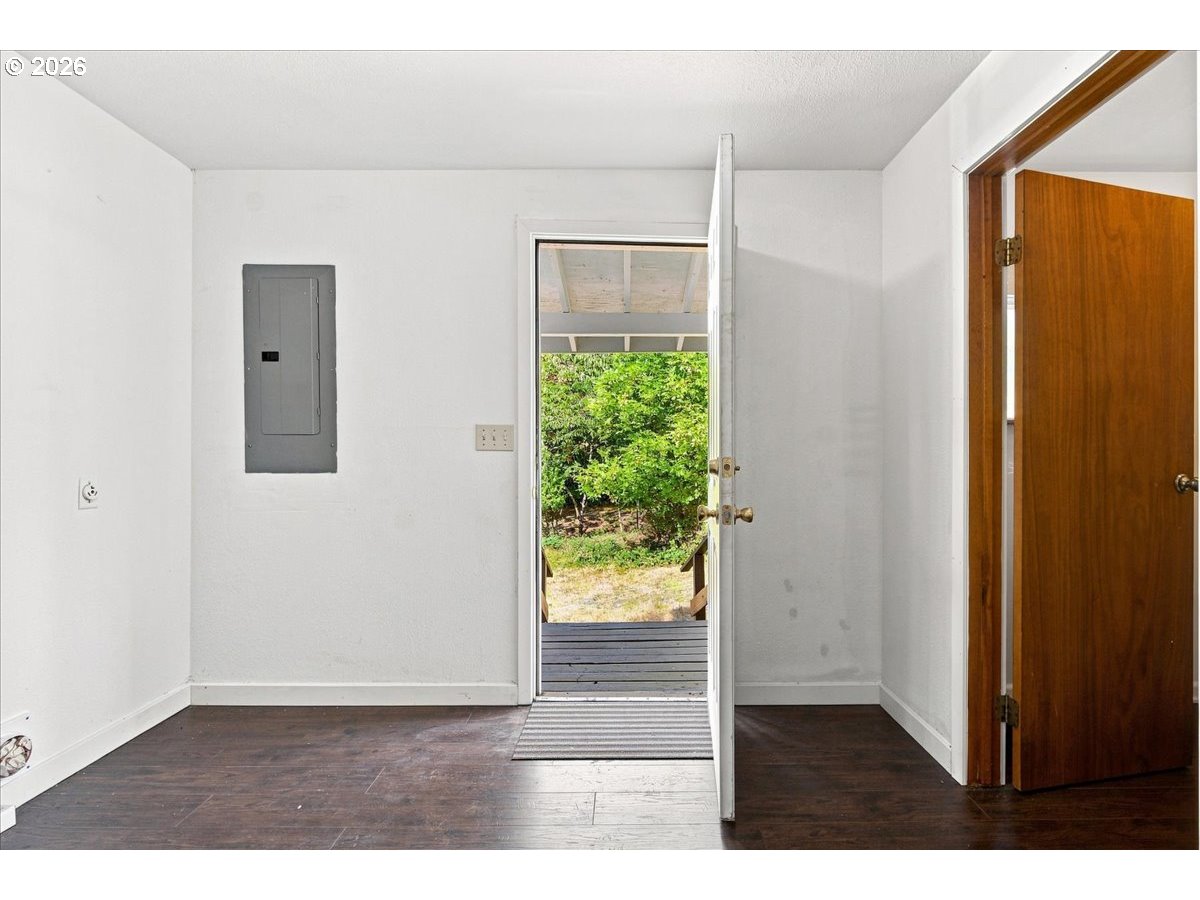 72 Brunning Rd Property Photo 3