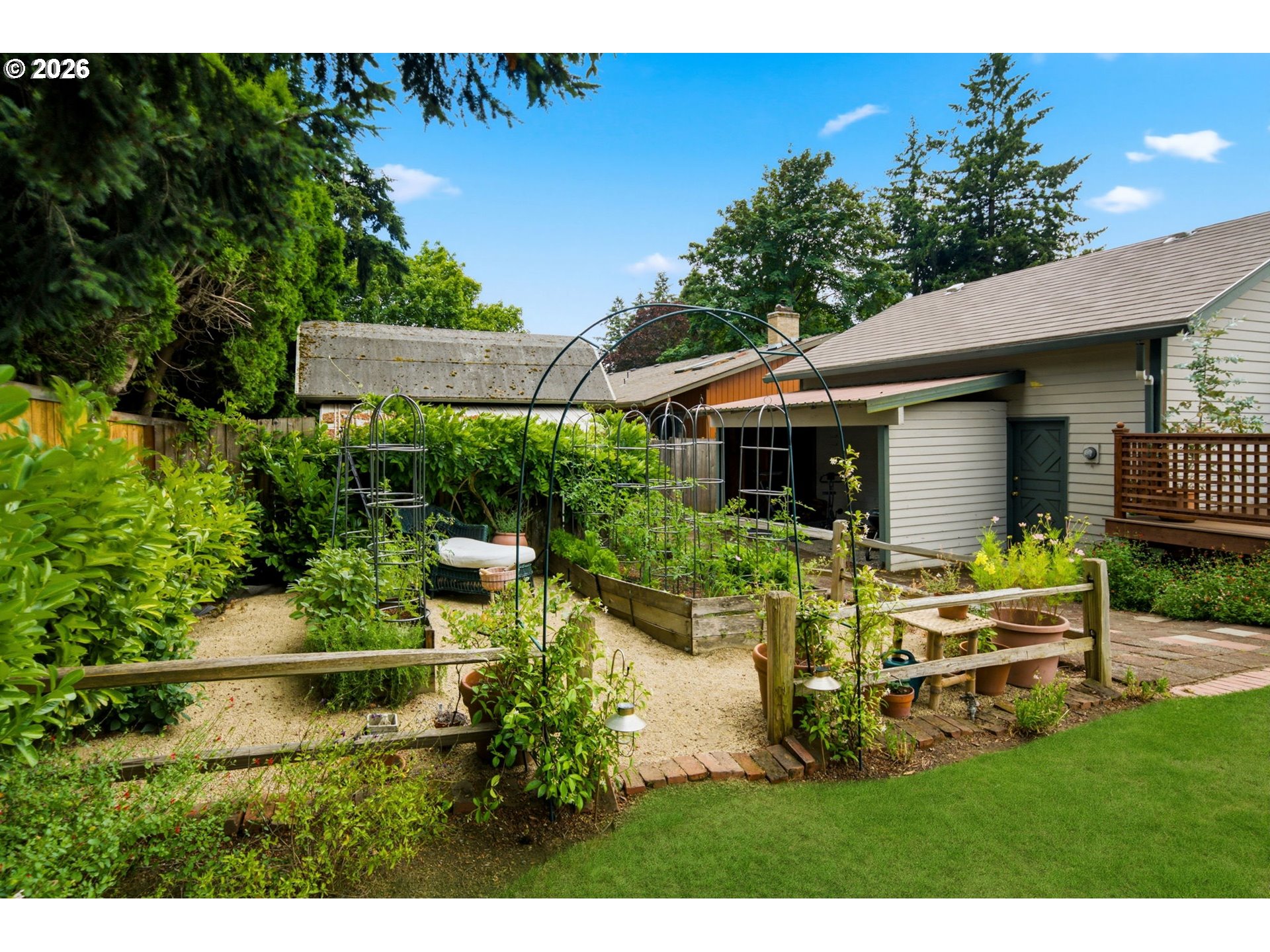 1605 Se Cascade Ave Property Photo 32