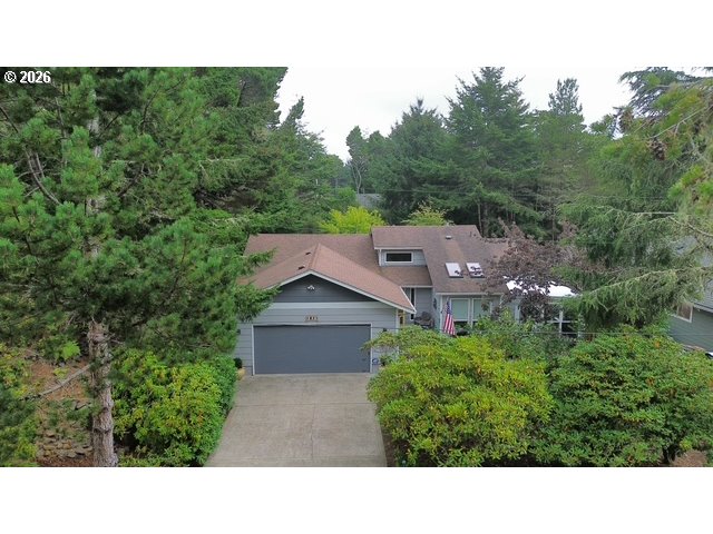 240 11TH ST Property Photo 1