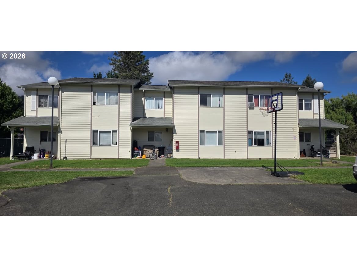 877 Landing St Property Photo 1