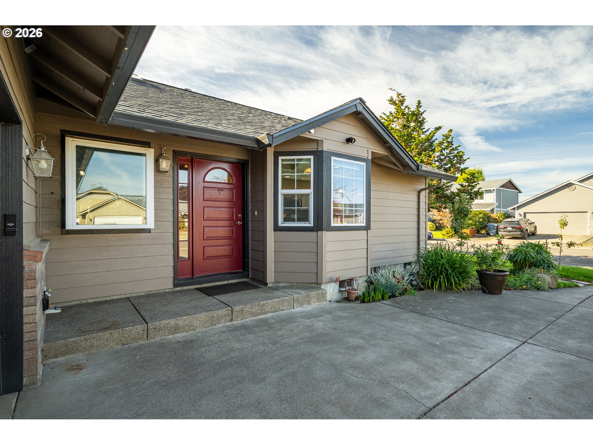 1061 Applegate Pl Property Photo 2