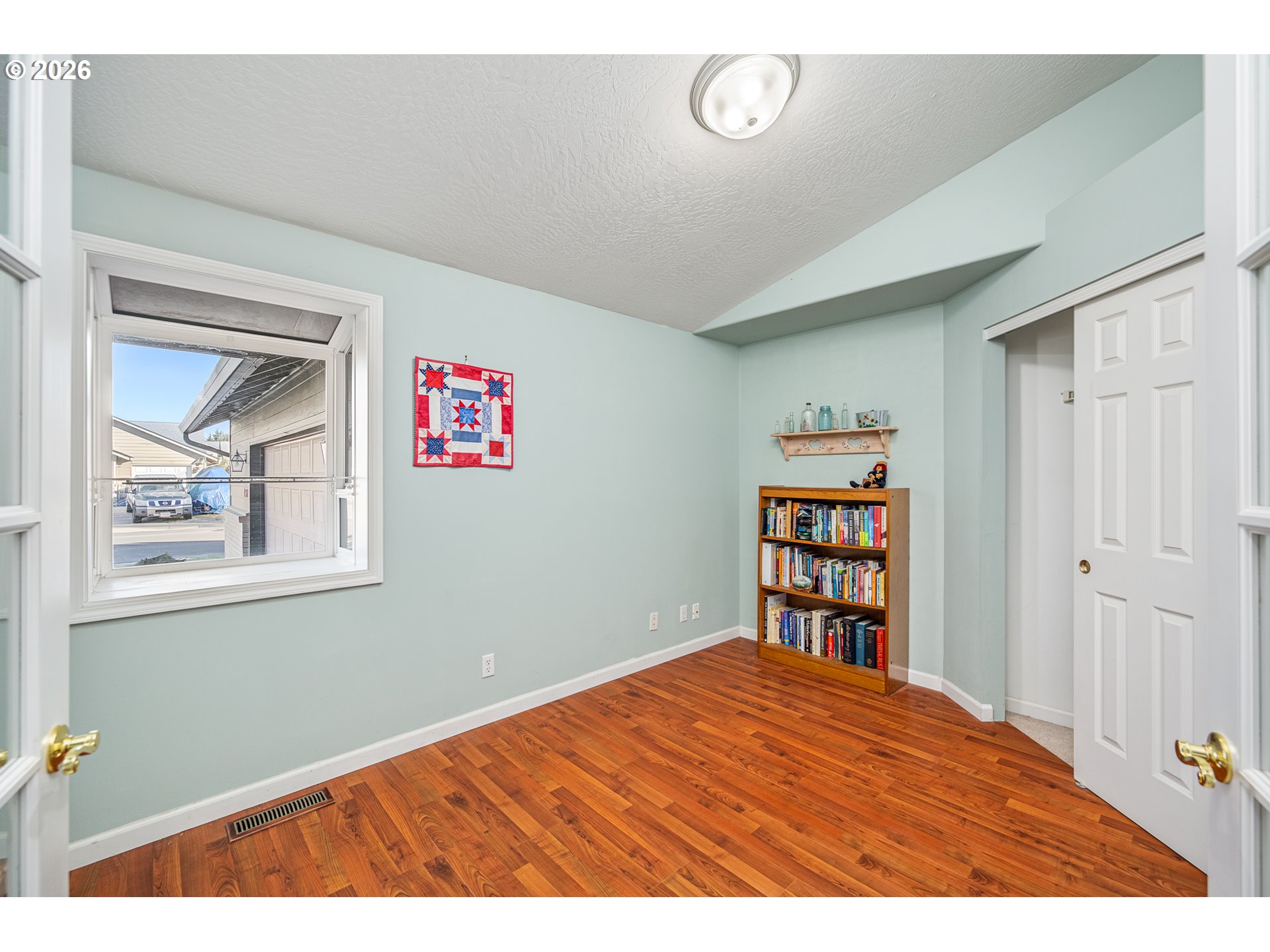 1061 Applegate Pl Property Photo 9