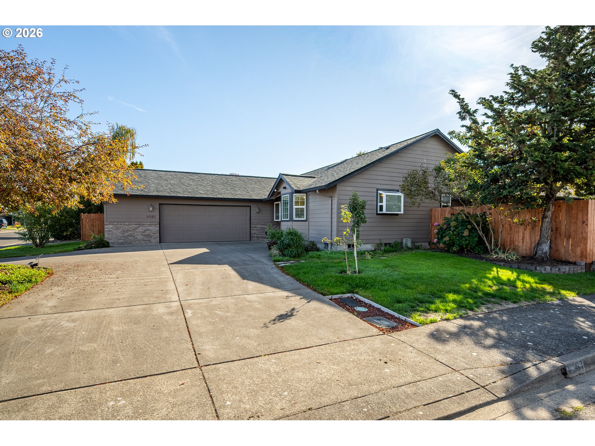 1061 Applegate Pl Property Photo 37