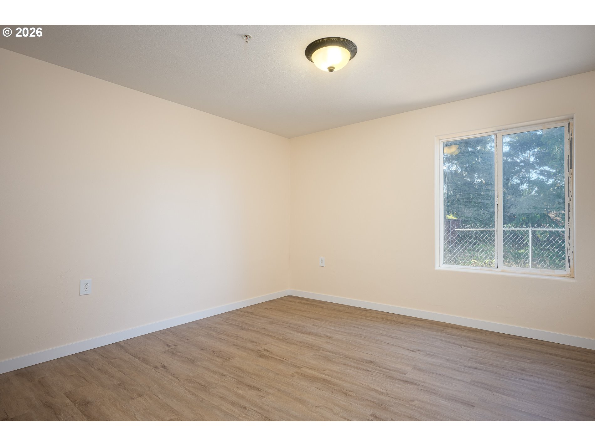 665 Se 197th Ave Property Photo 11