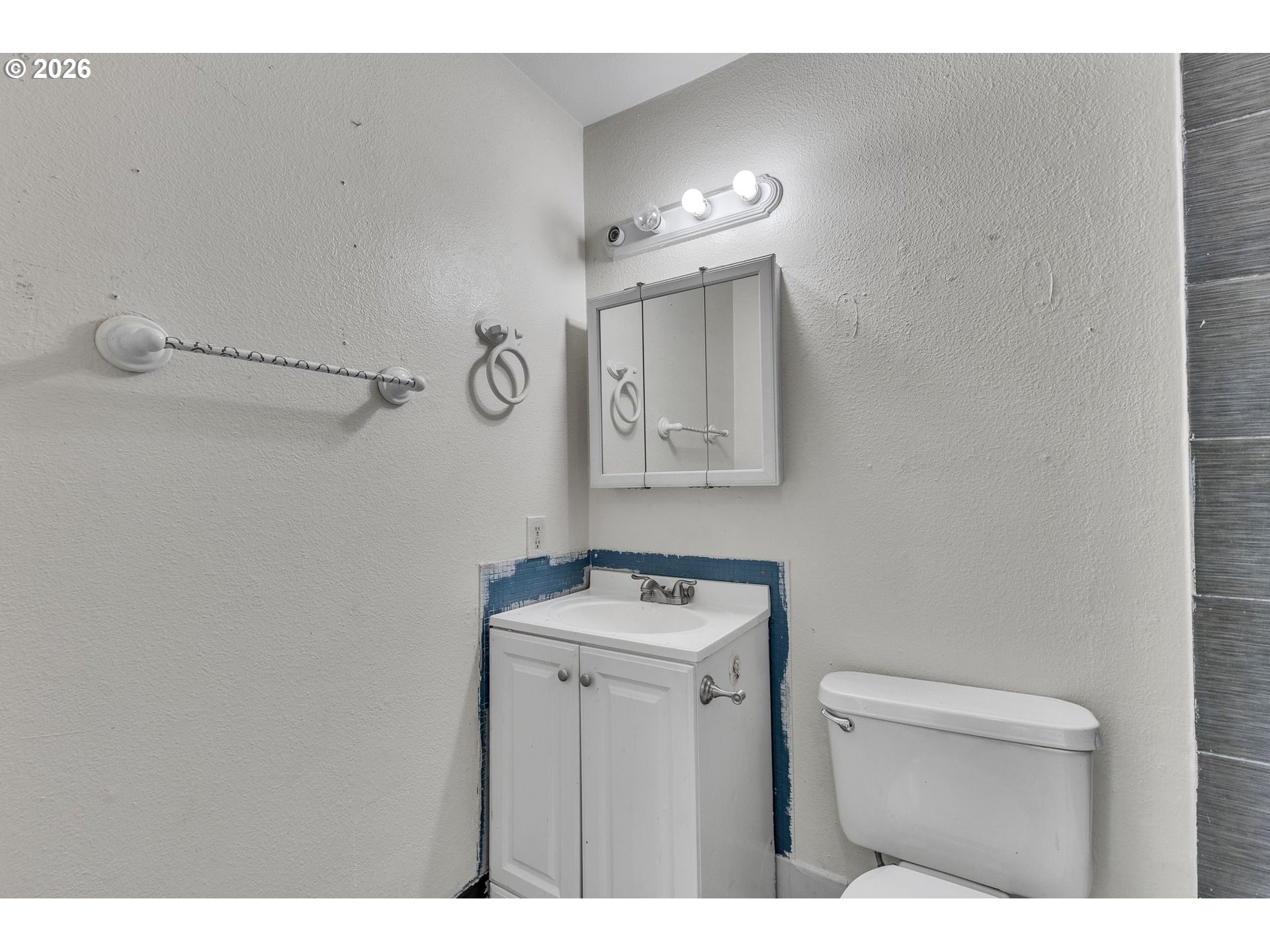 1537 Ne Kane Dr Property Photo 21