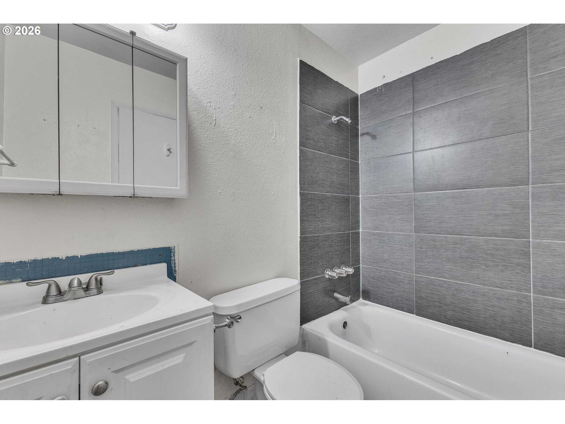 1537 Ne Kane Dr Property Photo 22