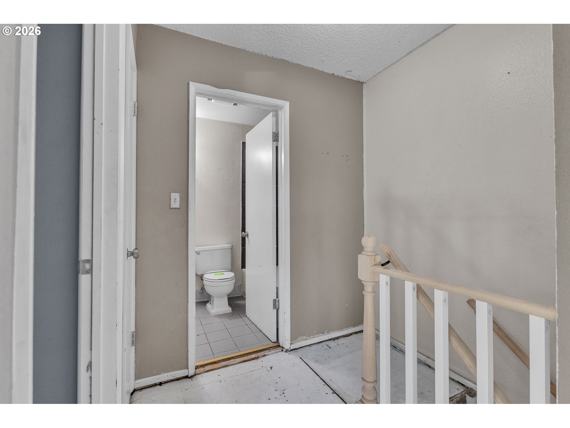 1537 Ne Kane Dr Property Photo 26